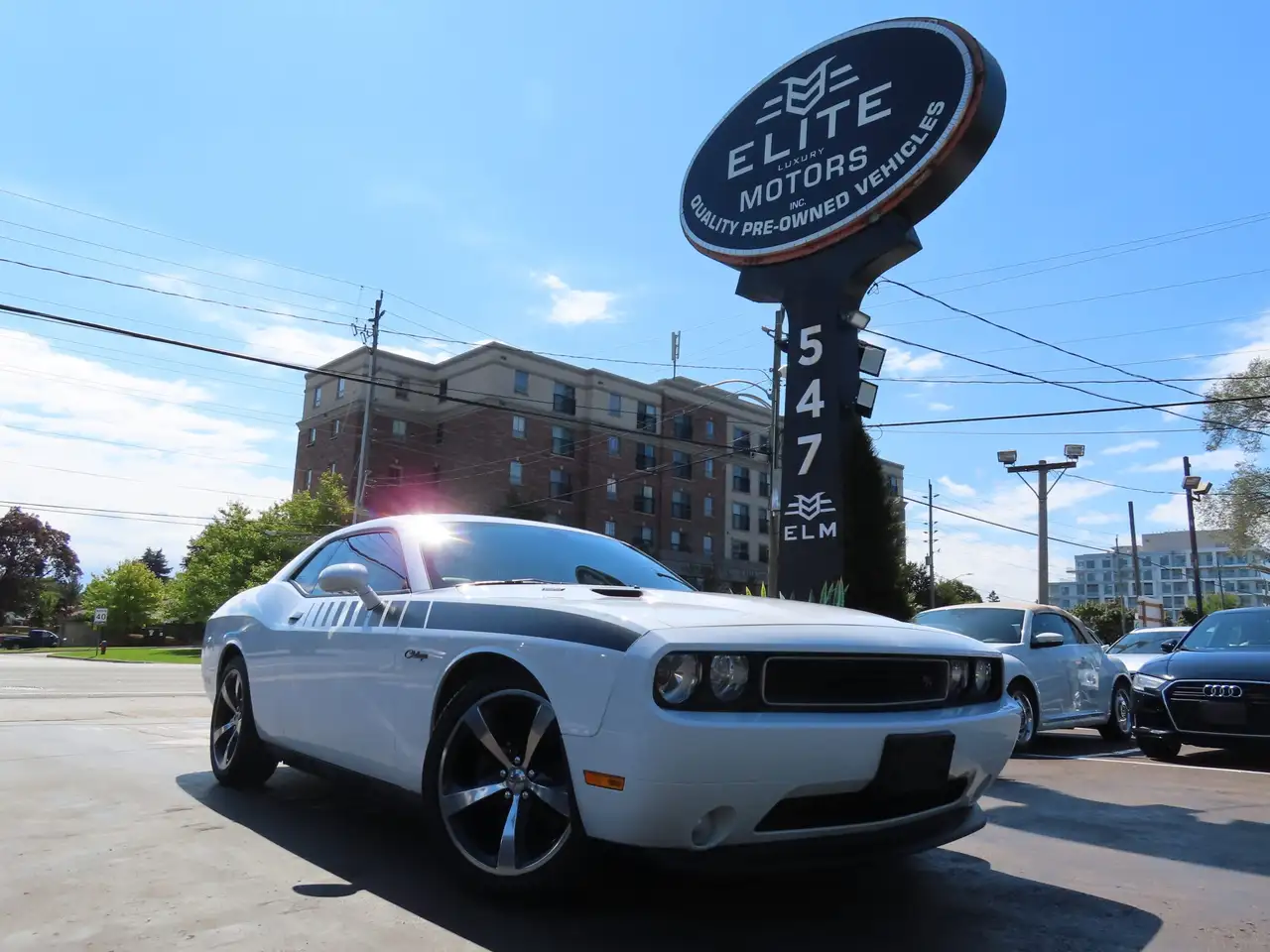 Dodge Challenger снимка Dodge Challenger