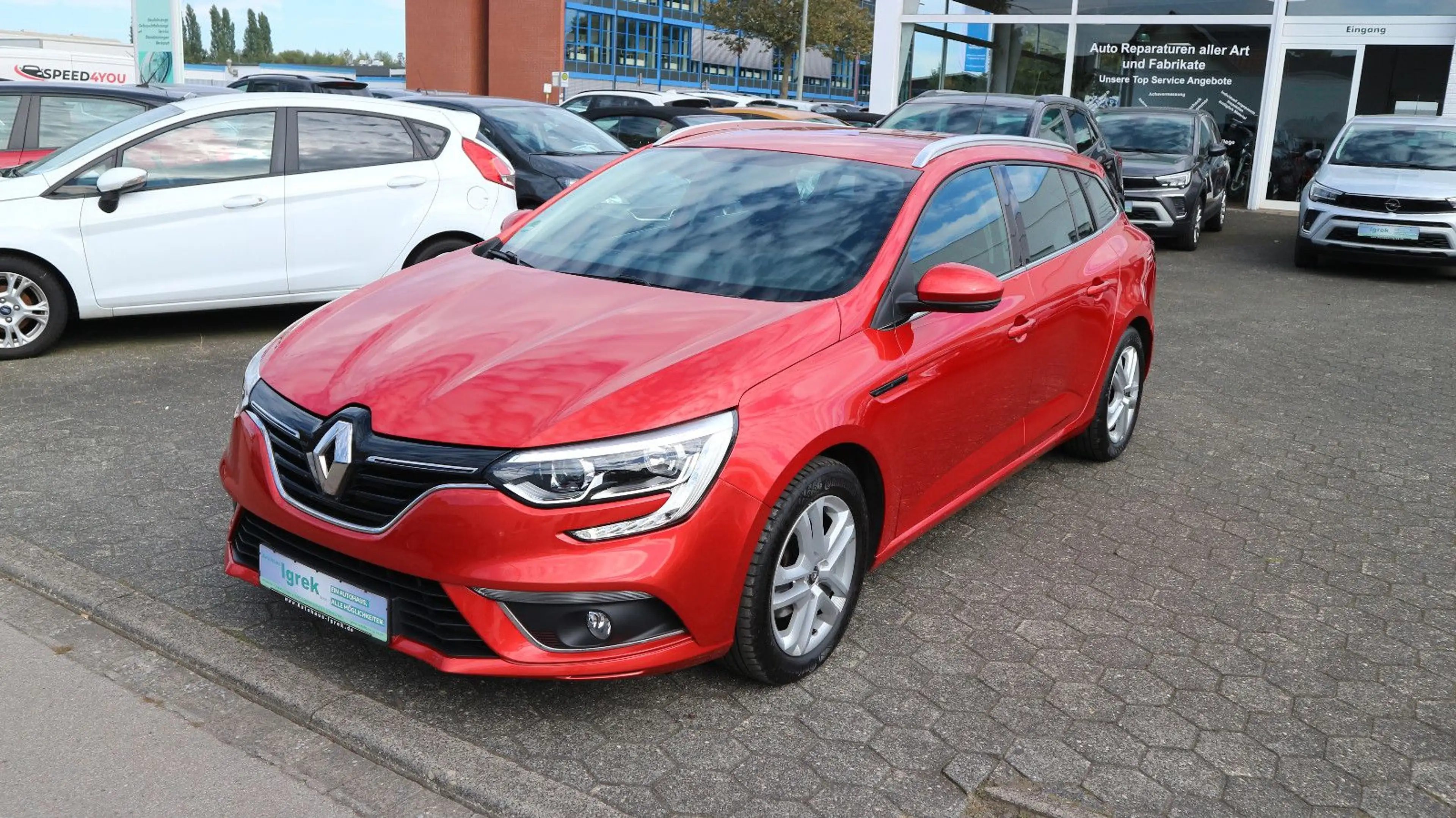 Renault Megane IV Grandtour Experience — photo 2