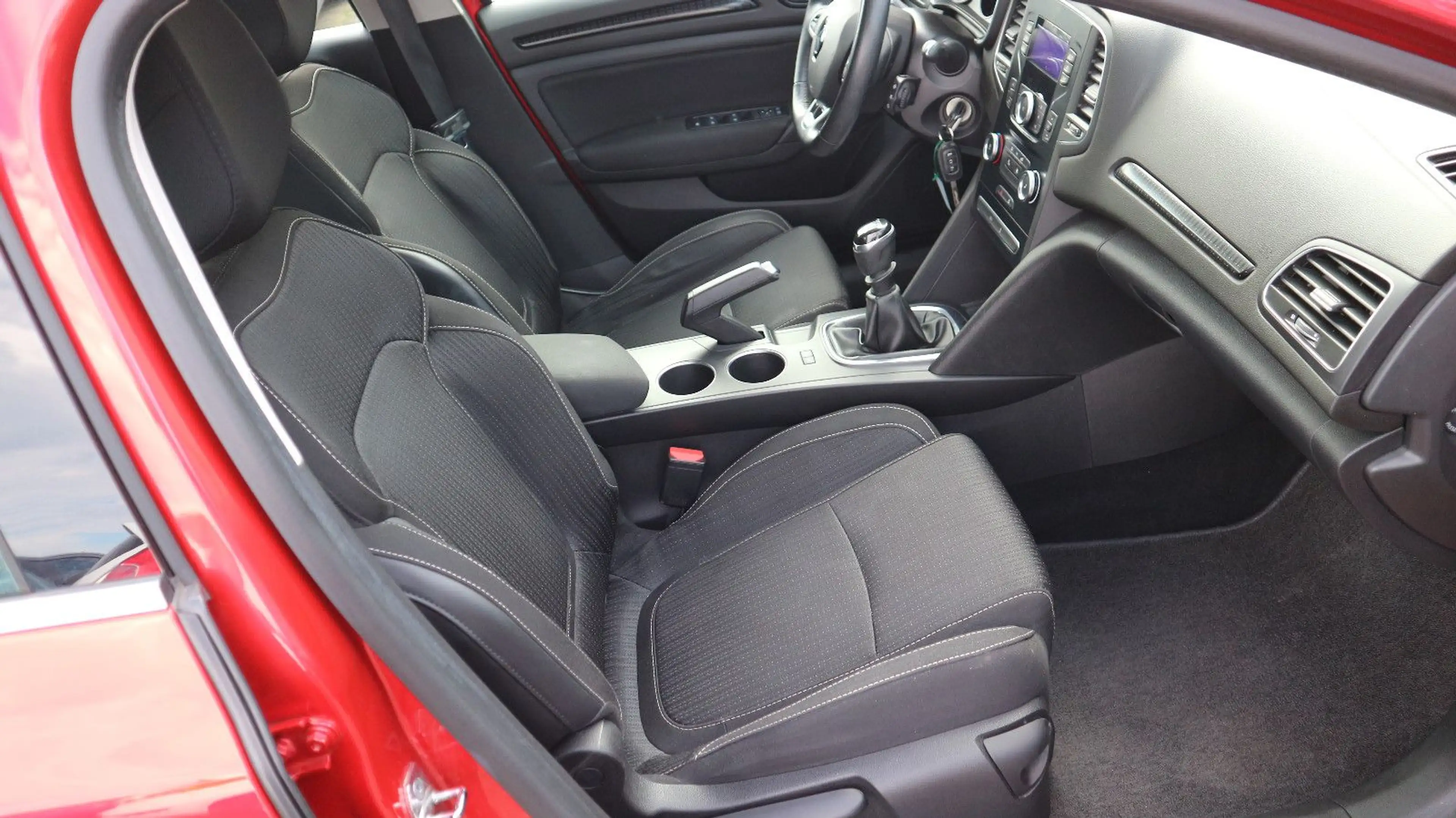 Renault Megane IV Grandtour Experience — photo 13