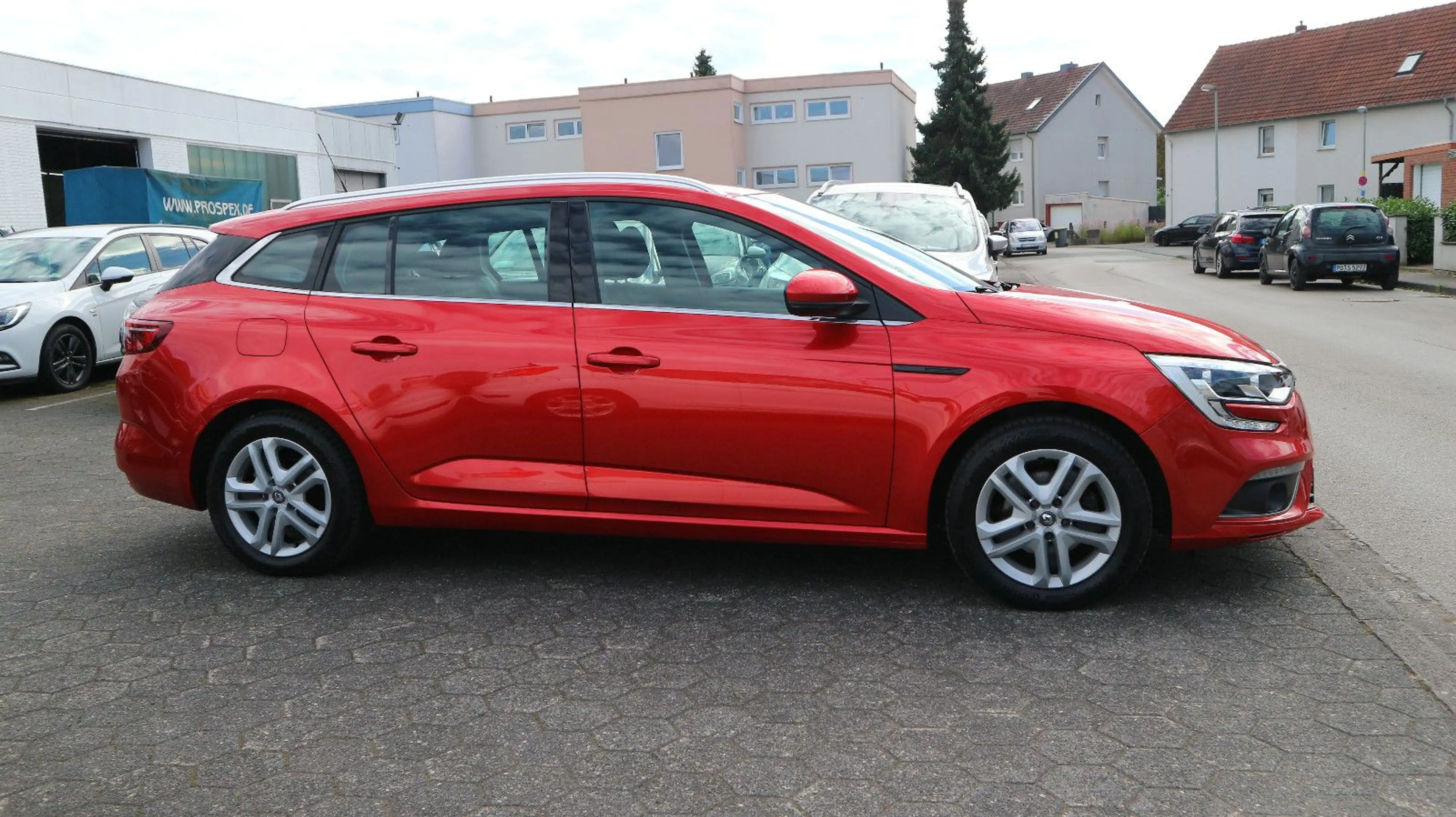 Renault Megane IV Grandtour Experience — photo 5