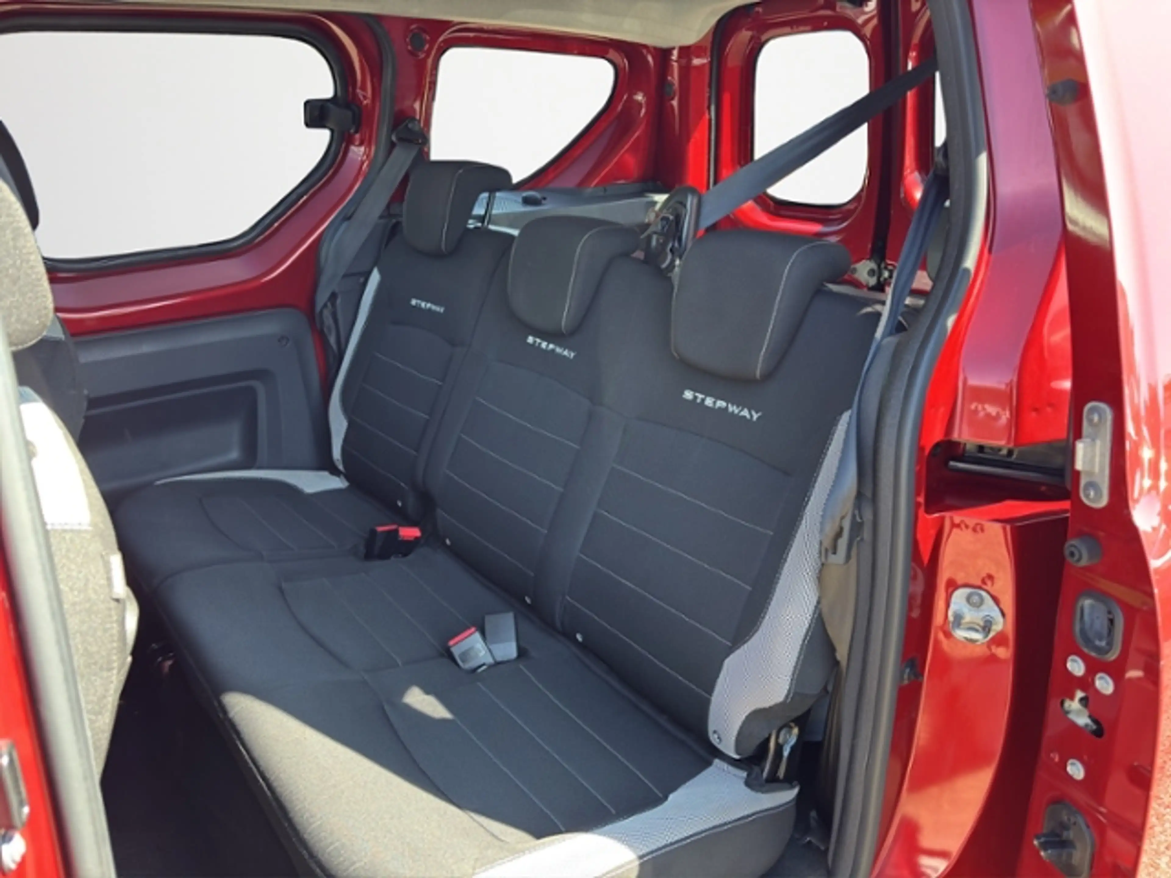 Dacia Dokker Stepway — photo 13