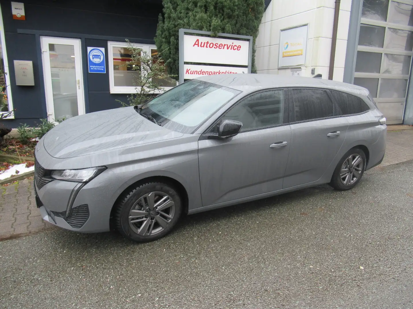 Peugeot 308 SW Allure PT130 EAT8 Winter/ Surrounding Paket, LM Grau - 2