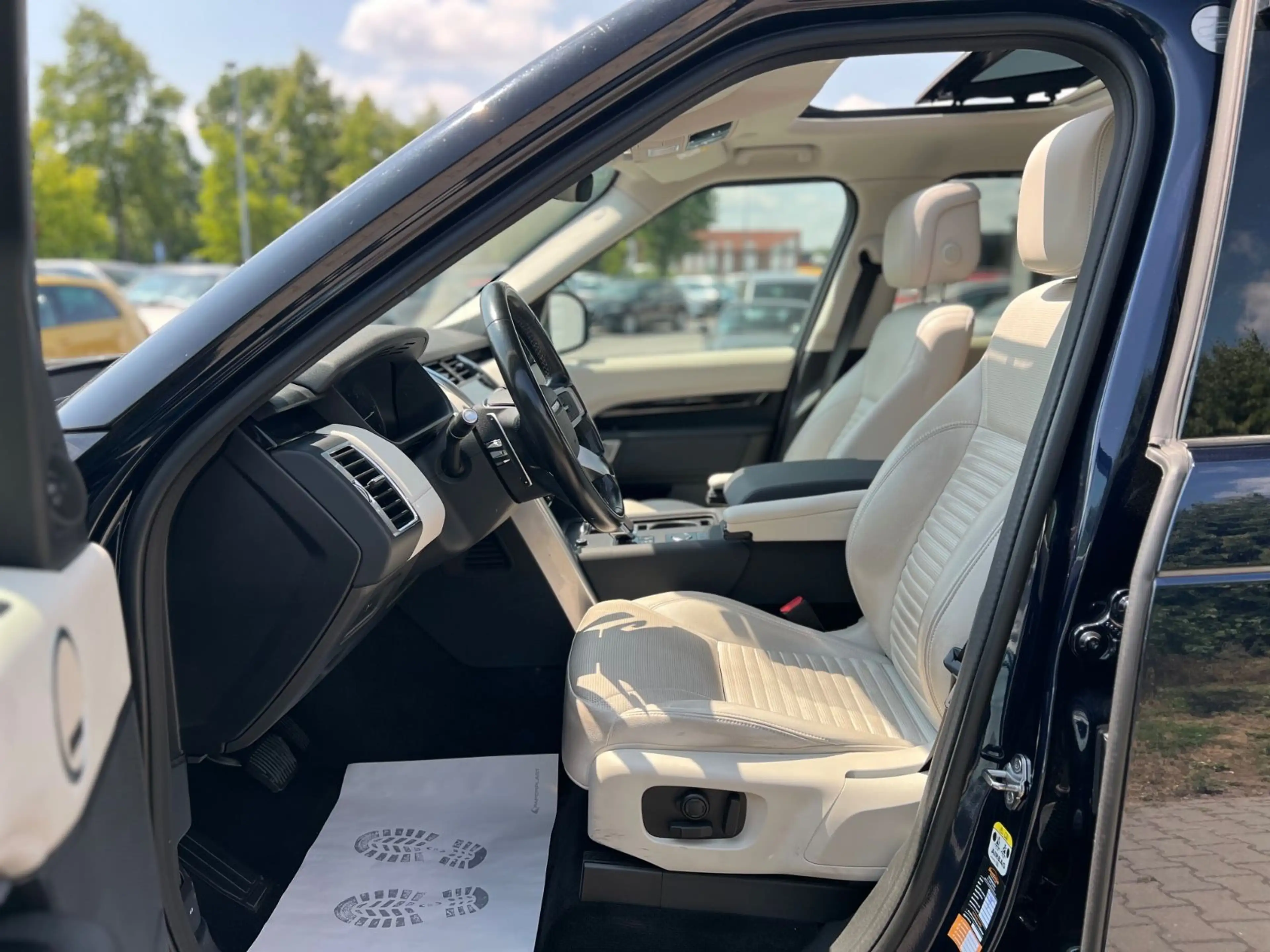 Land Rover Discovery 5 SE D300 AWD*7/SITZE*PANOAMA*LED*AHK* — photo 15