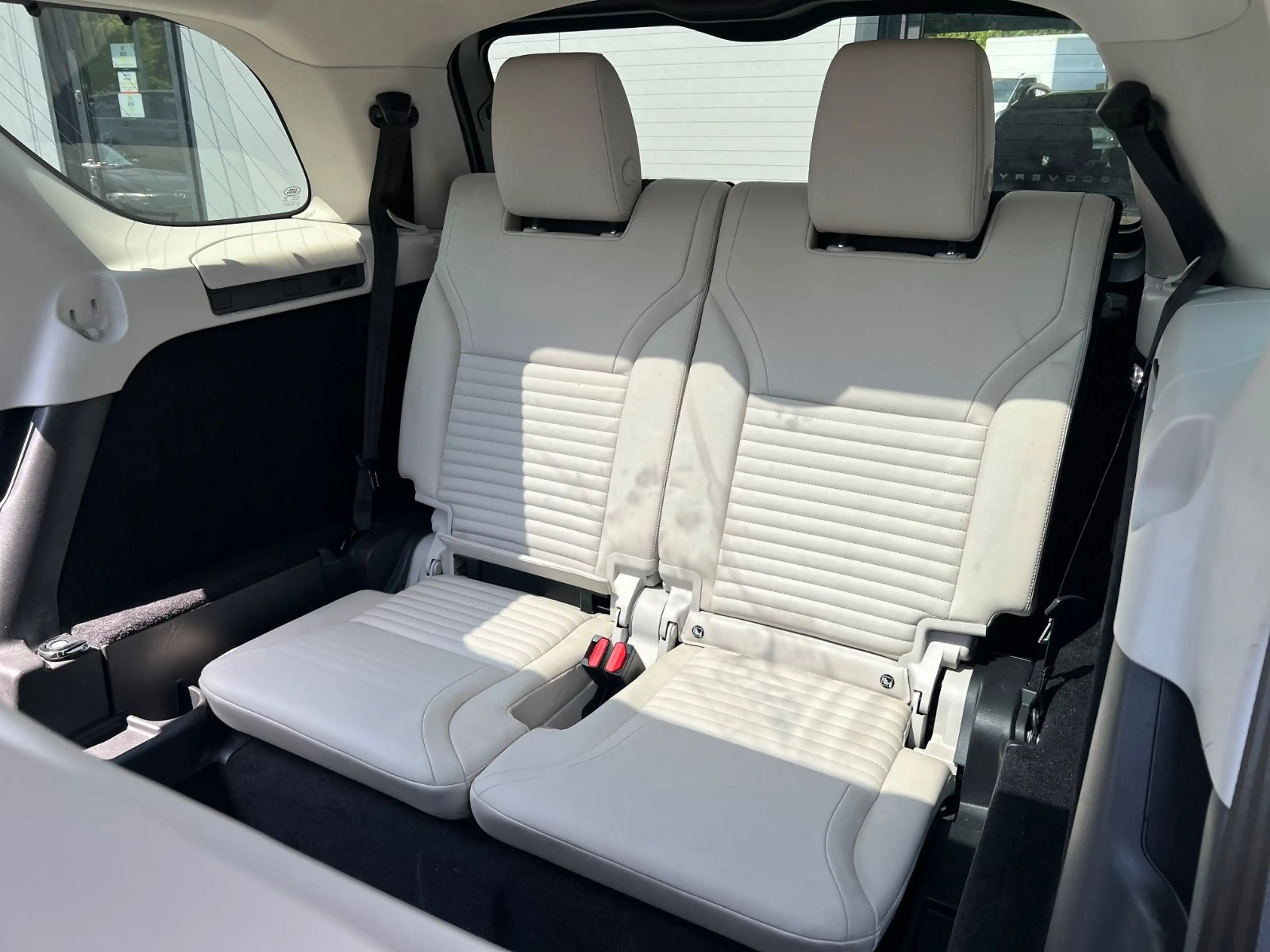 Land Rover Discovery 5 SE D300 AWD*7/SITZE*PANOAMA*LED*AHK* — photo 33
