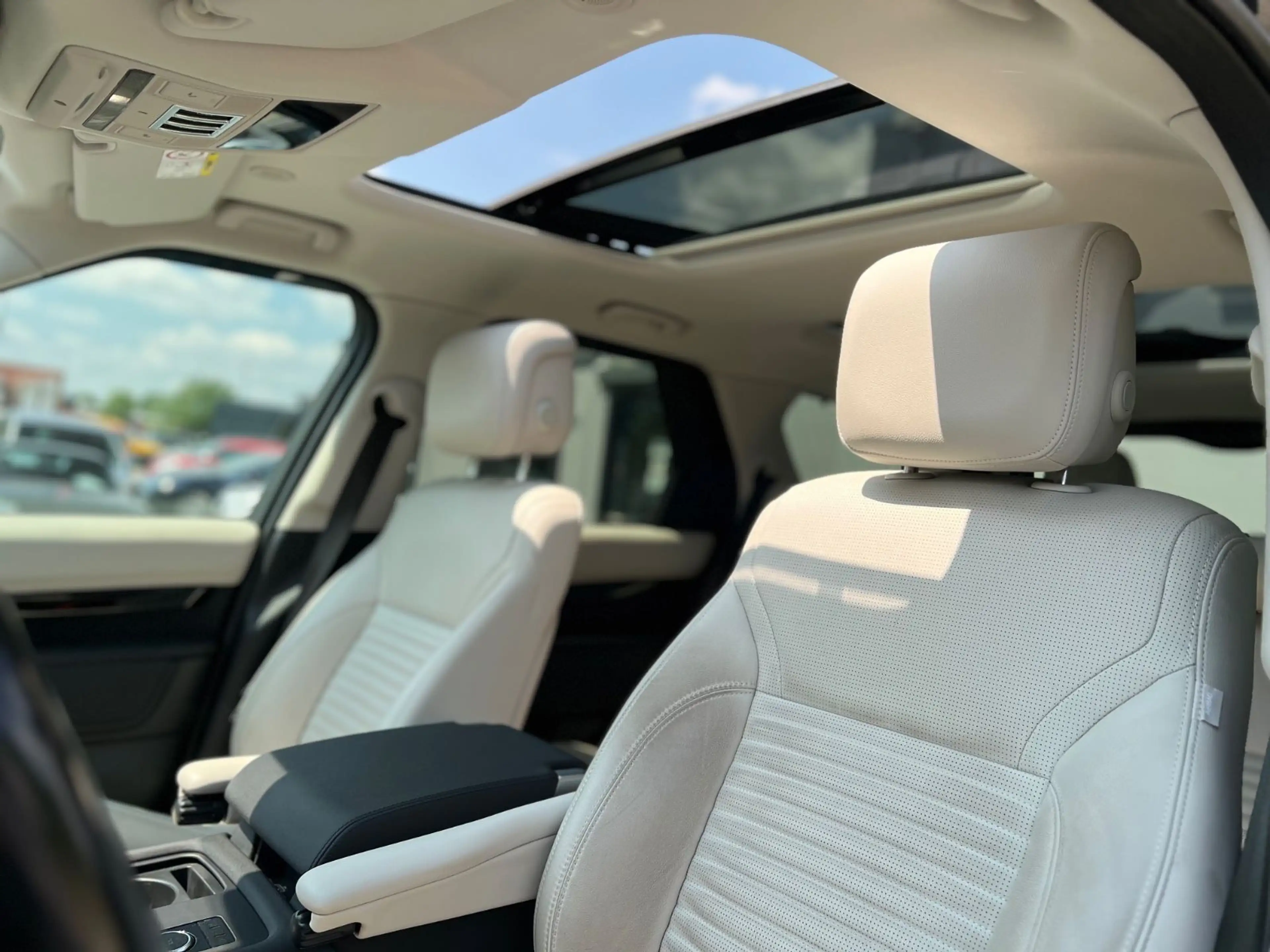 Land Rover Discovery 5 SE D300 AWD*7/SITZE*PANOAMA*LED*AHK* — photo 16