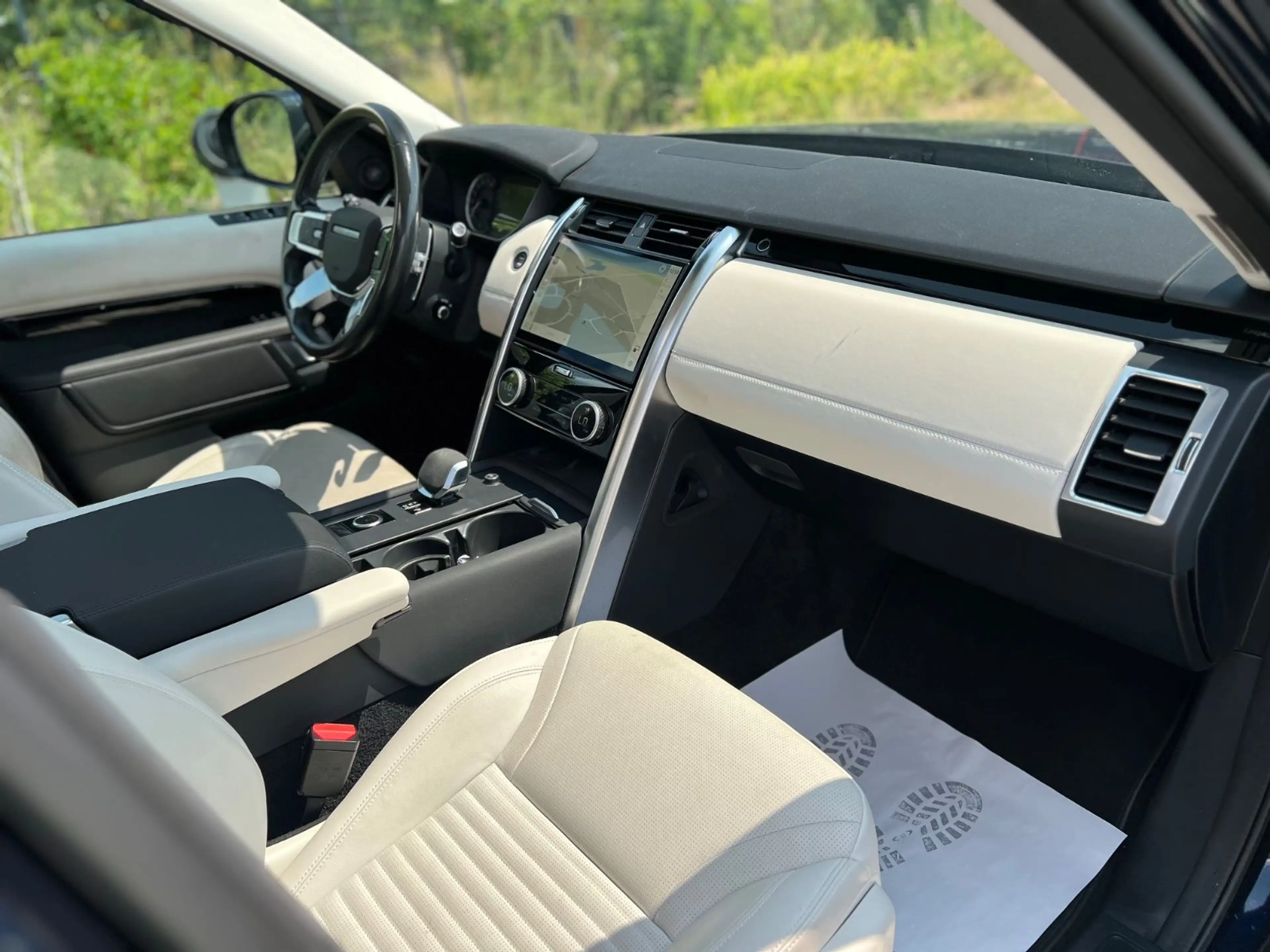Land Rover Discovery 5 SE D300 AWD*7/SITZE*PANOAMA*LED*AHK* — photo 12