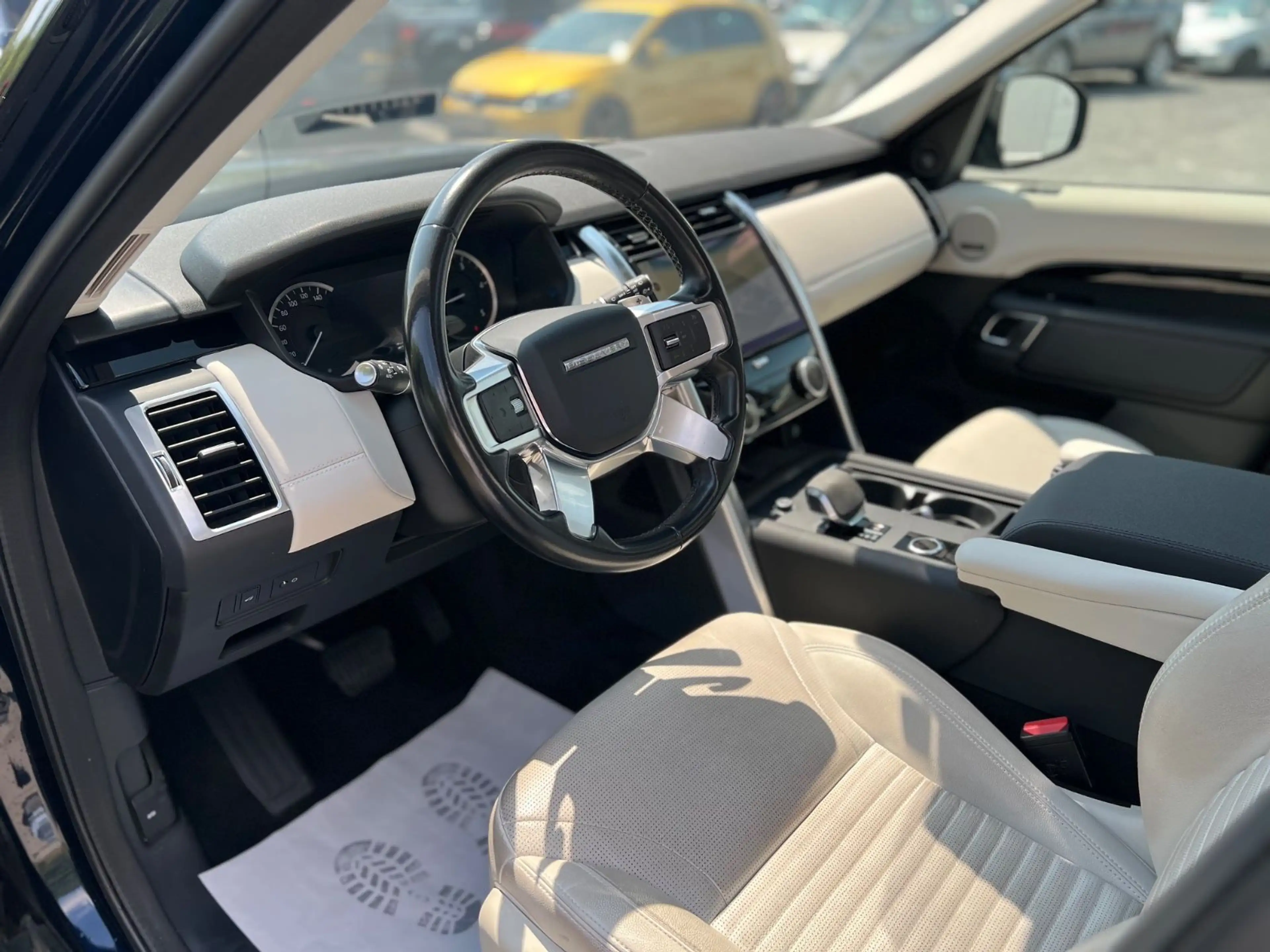 Land Rover Discovery 5 SE D300 AWD*7/SITZE*PANOAMA*LED*AHK* — photo 14