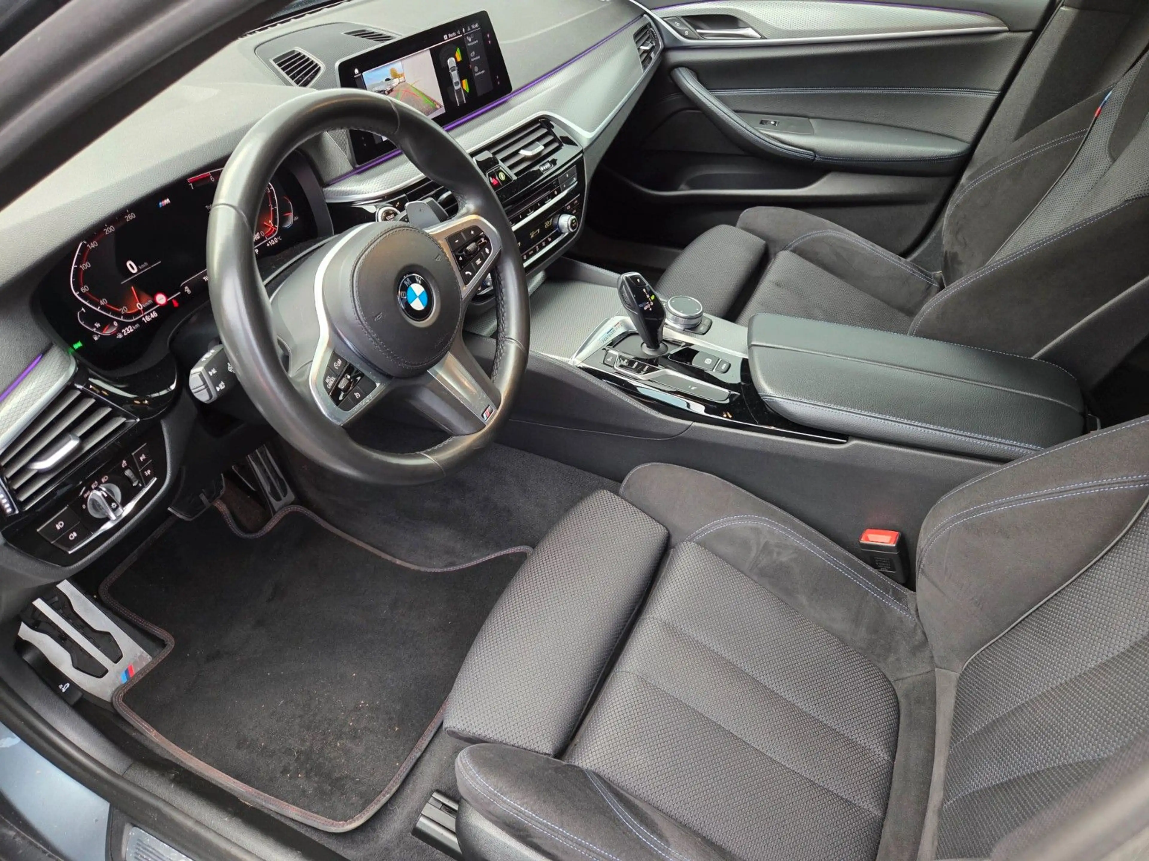 BMW 520 i M-Sportpaket/BMW Scheckheft! — photo 3