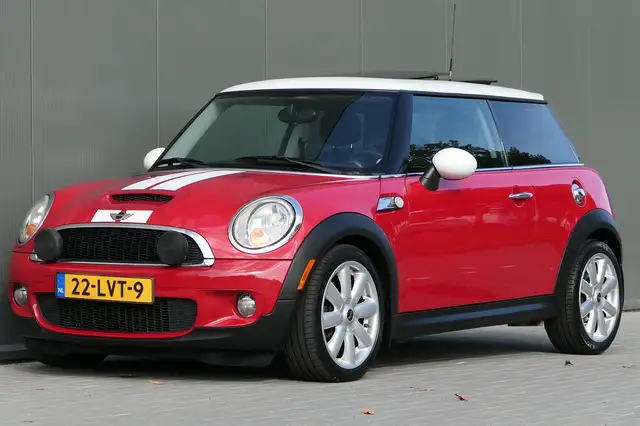Mini Hatch view 2