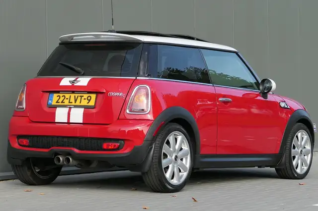 Mini Hatch view 21