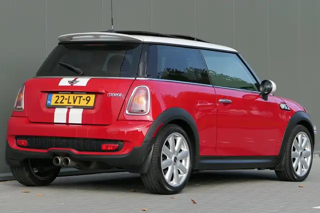 Mini Hatch view 19