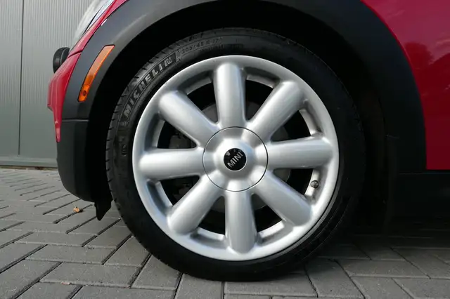 Mini Hatch view 6