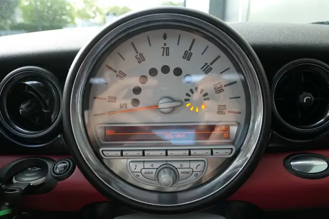 Mini Hatch view 16
