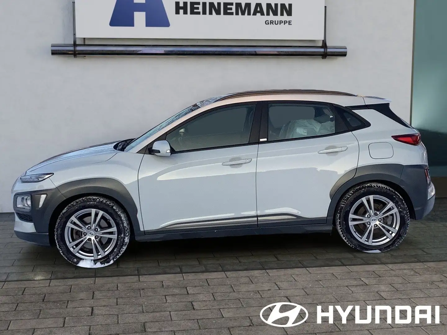 Hyundai KONA 1.6 CRDi 7DCT 2WD STYLE + Fahrschulpaket Weiß - 2