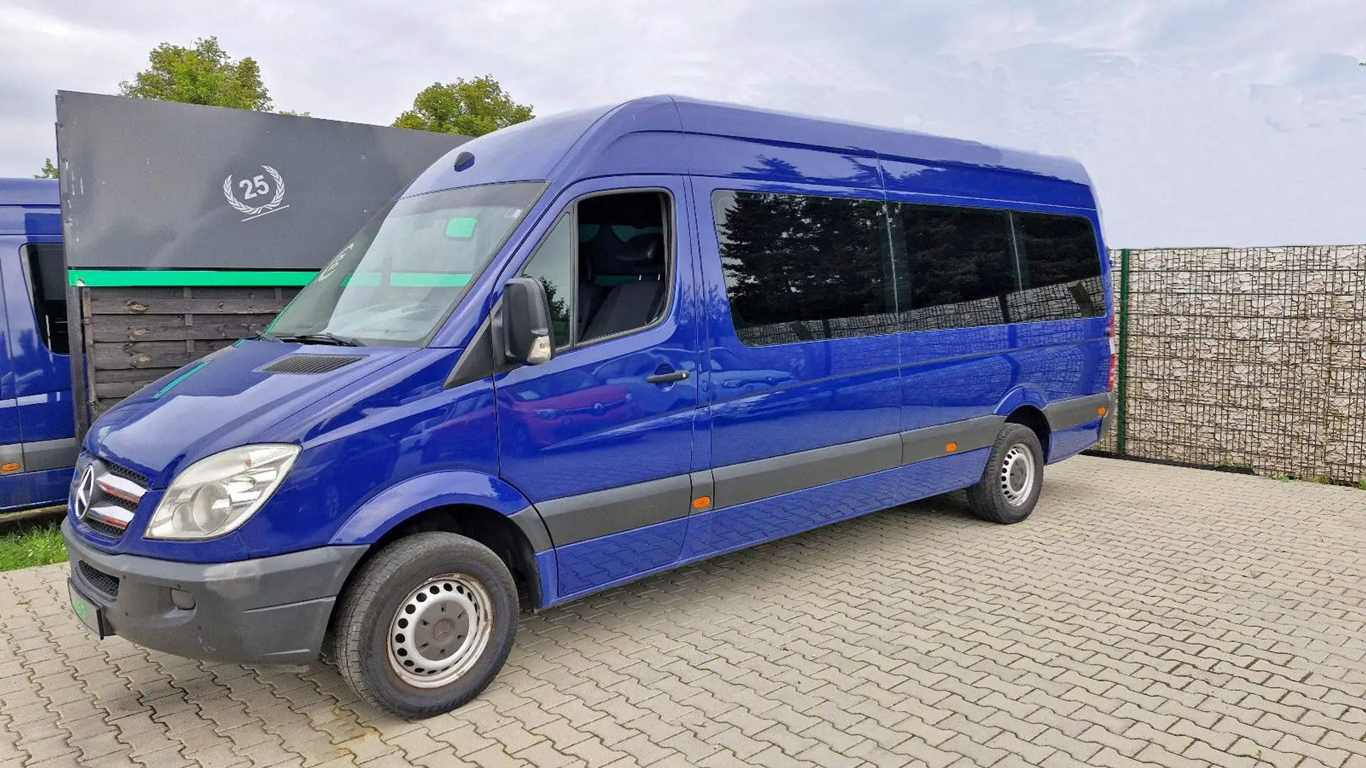 Mercedes-Benz Sprinter 311 Hochraum-Kombi L4 - Rampe/ 9 Sitzer Blau - 1