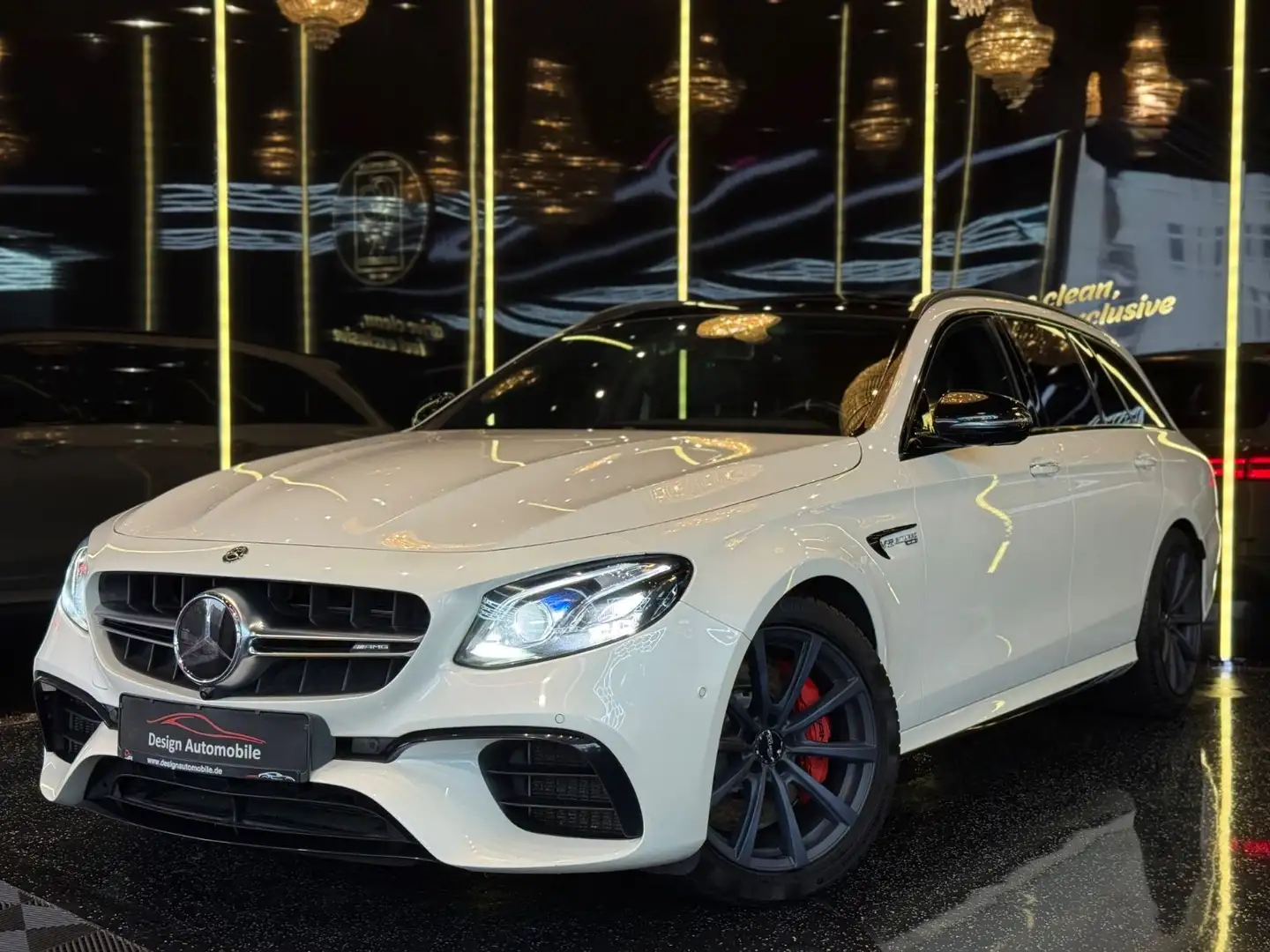 Mercedes-Benz E 63 AMG Alb - 1