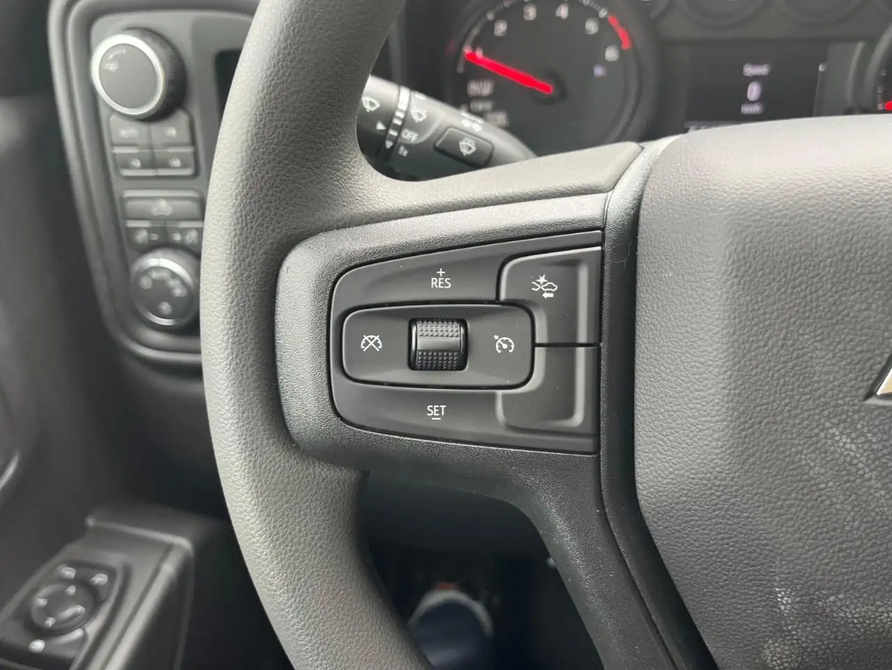 Chevrolet Silverado 1500 снимка Chevrolet Silverado 1500
