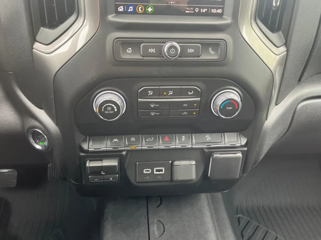 Chevrolet Silverado 1500 снимка Chevrolet Silverado 1500