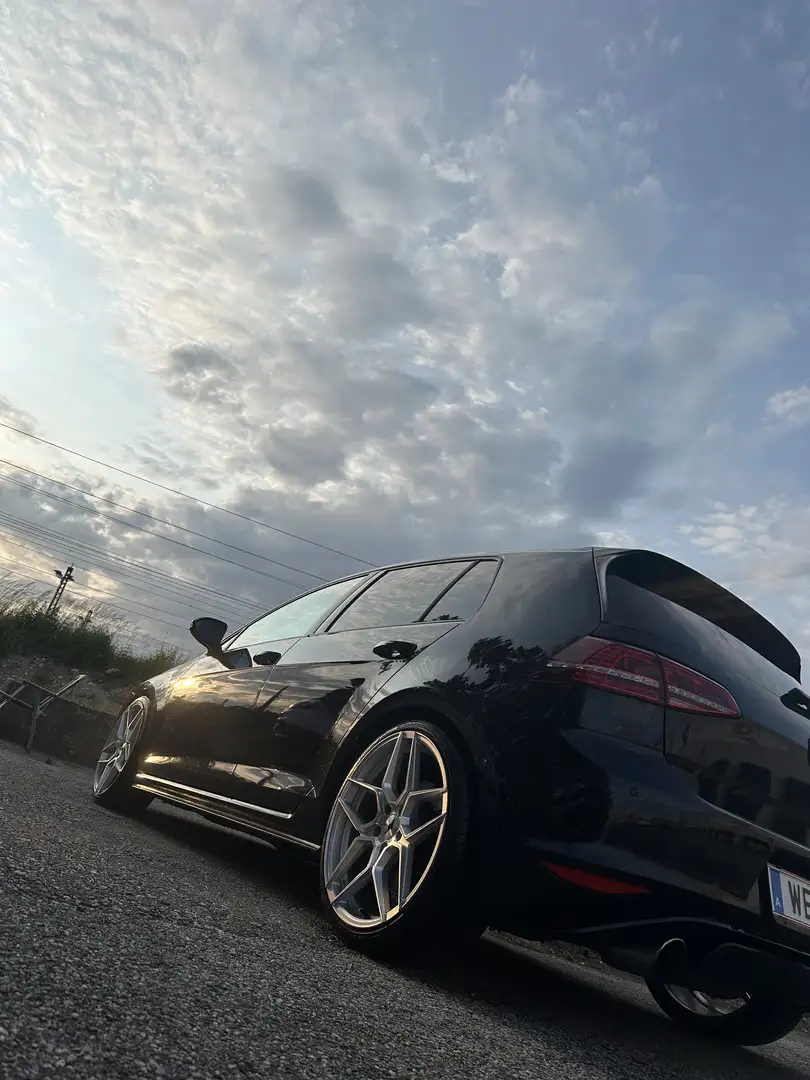 Volkswagen Golf GTI 2,0 TSI DSG Performance - 1