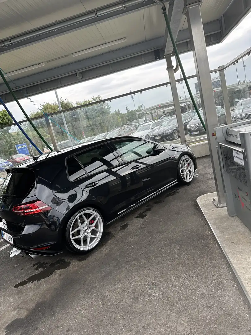 Volkswagen Golf GTI 2,0 TSI DSG Performance - 2
