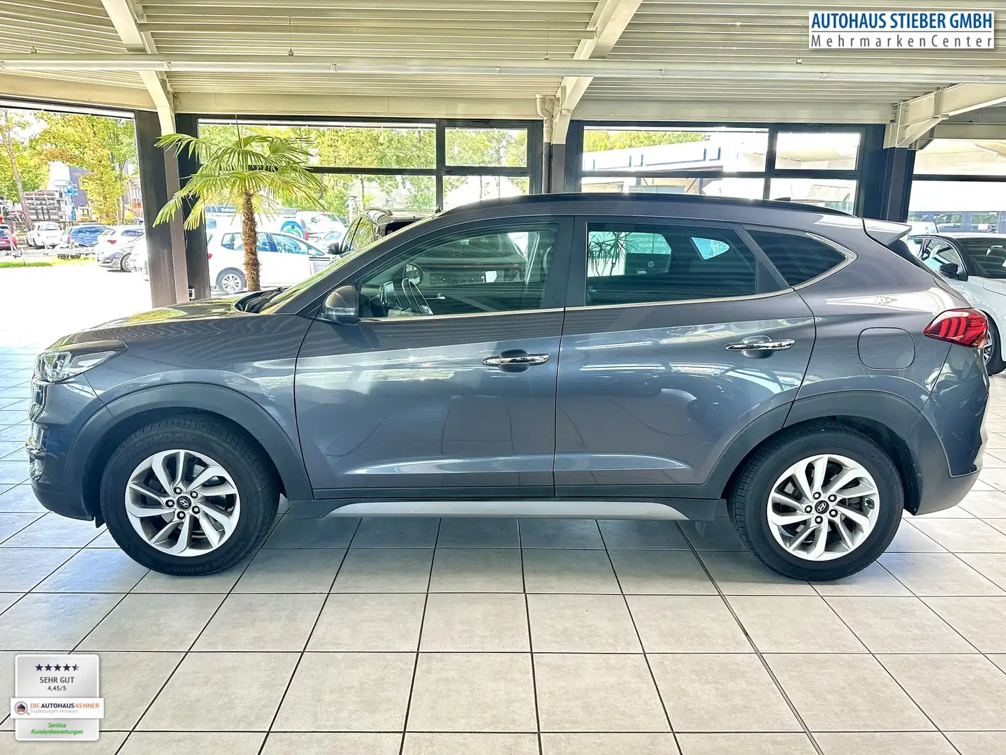 Hyundai TUCSON Prime PANO+NAVI+SHZ VO/HI+KRELL 130 kW (177 PS)... Grijs - 2