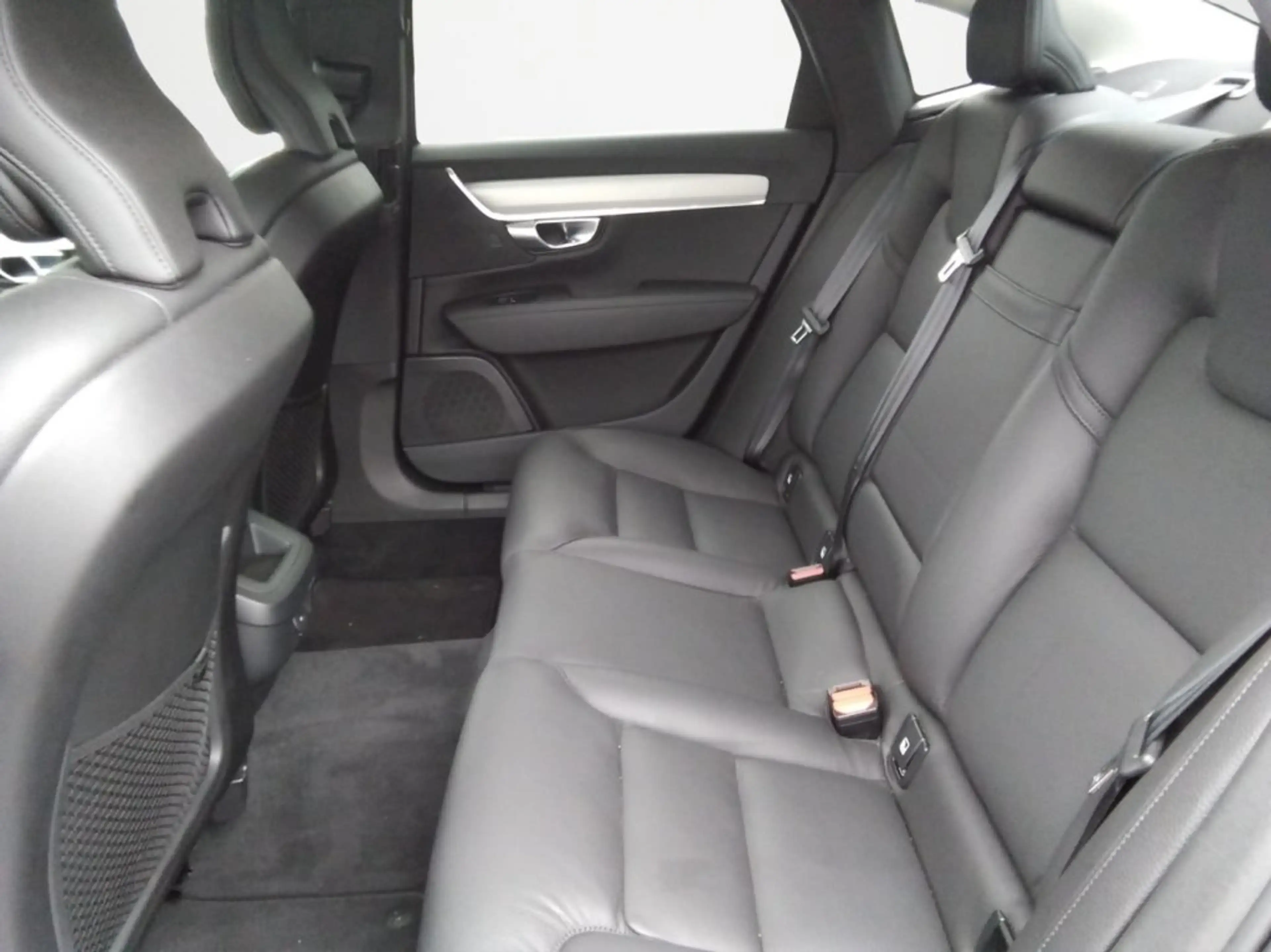 Volvo S90 Momentum Pro, B5 AWD Mild Hybrid — photo 10