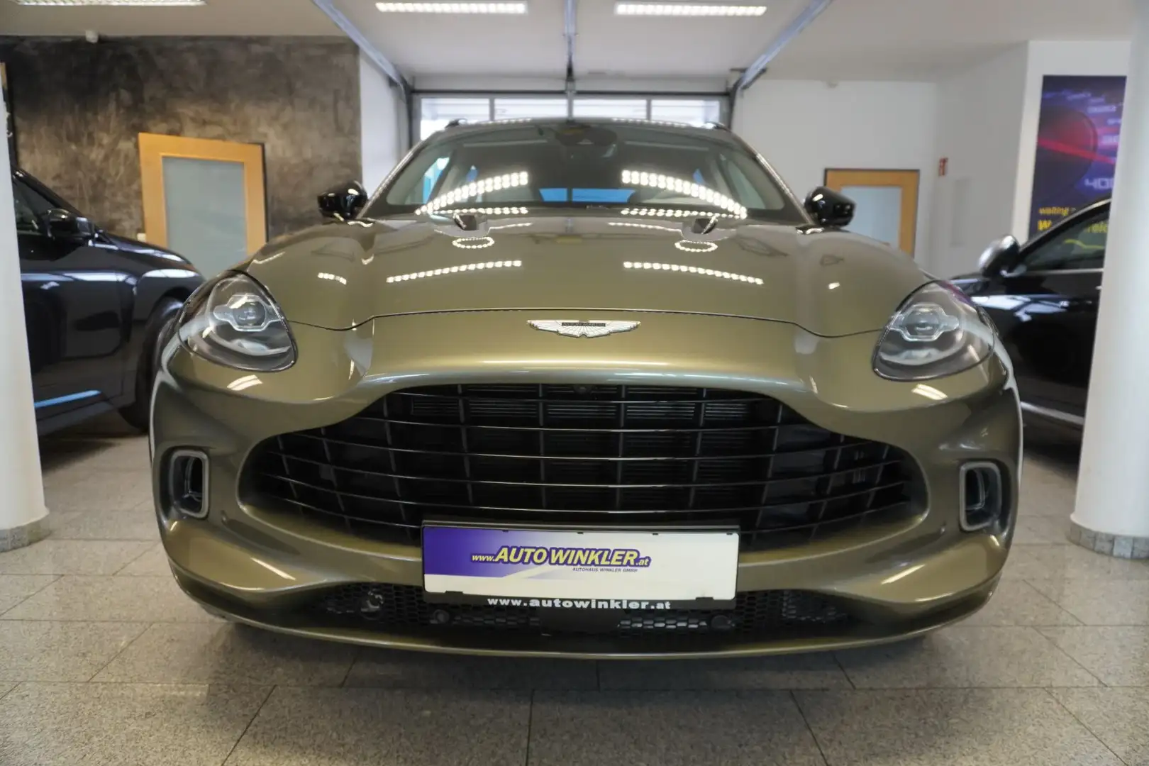 Aston Martin DBX 4.0 V8 Panorama/360°/Luftfahrwerk Grün - 2
