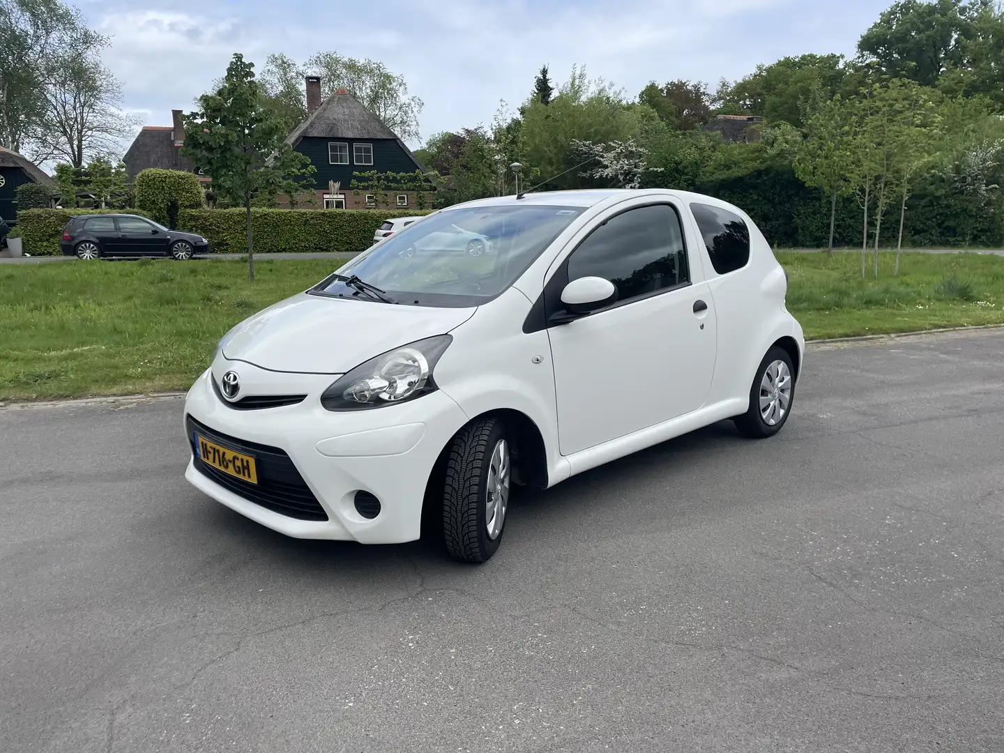 Toyota Aygo 1.0 VVT-i Now Wit - 1