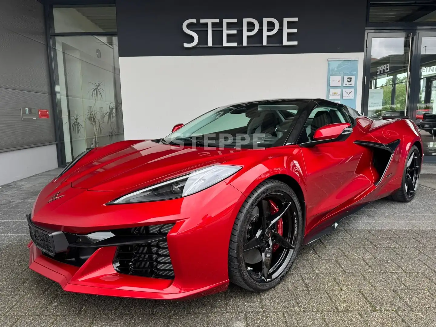 Corvette C8 E-Ray 3LZ Convertible EU-Mod Herst.Garantie Rojo - 1