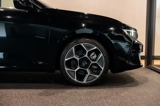 Opel Astra view 14