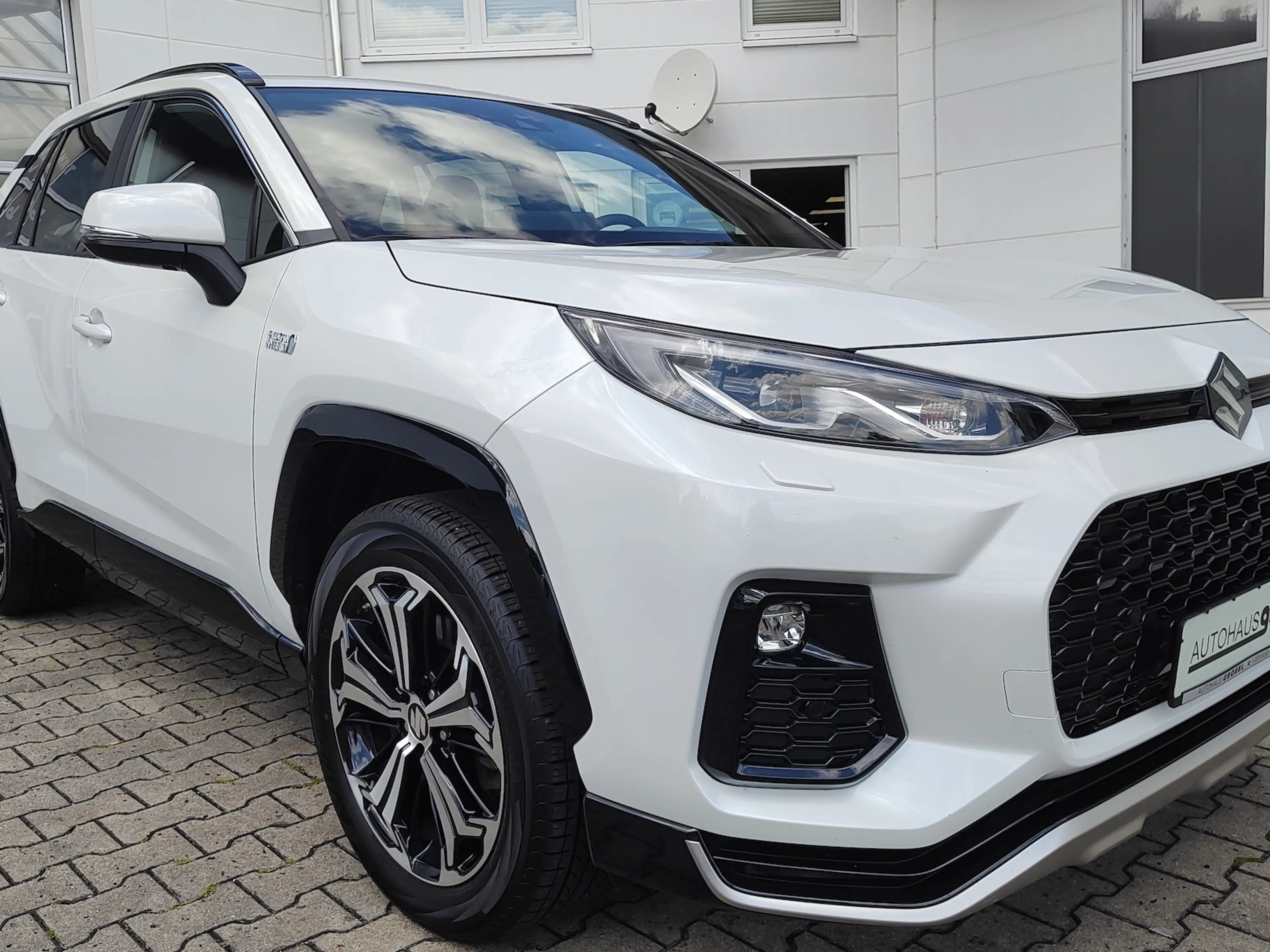 Suzuki Across Plug-In Hybrid Comf.+ CVT Automatik 4x4 — photo 6
