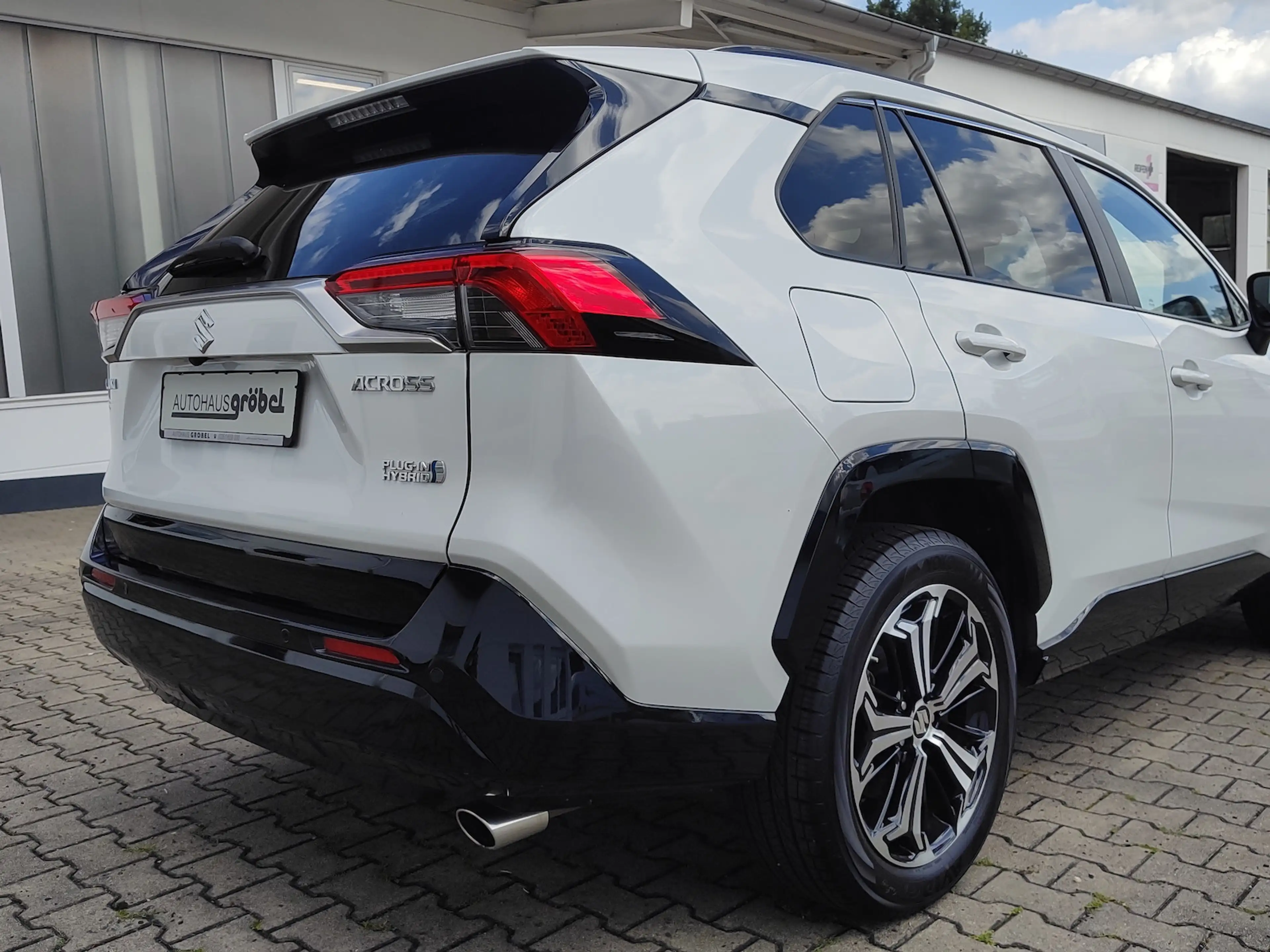 Suzuki Across Plug-In Hybrid Comf.+ CVT Automatik 4x4 — photo 8