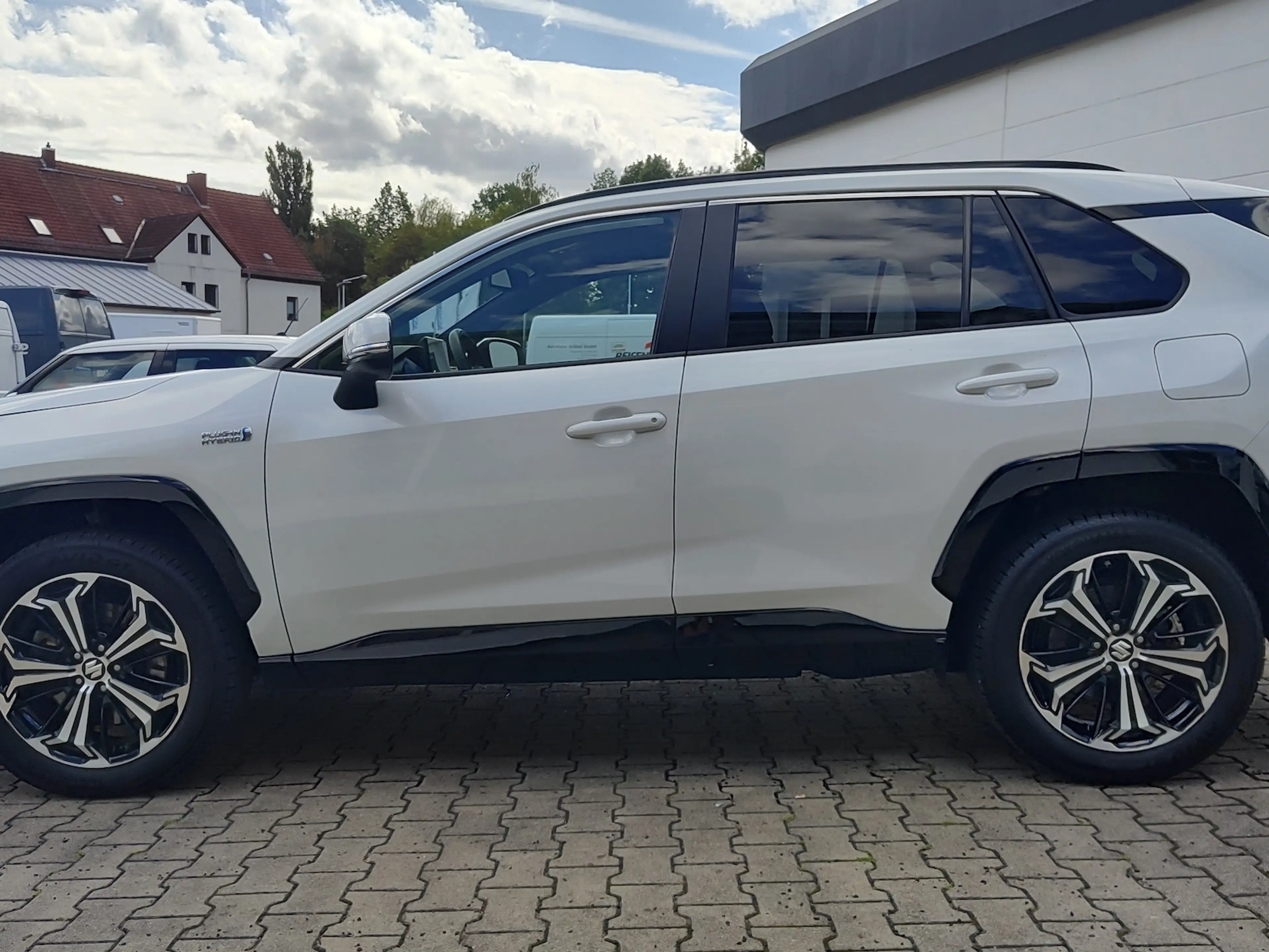 Suzuki Across Plug-In Hybrid Comf.+ CVT Automatik 4x4 — photo 11