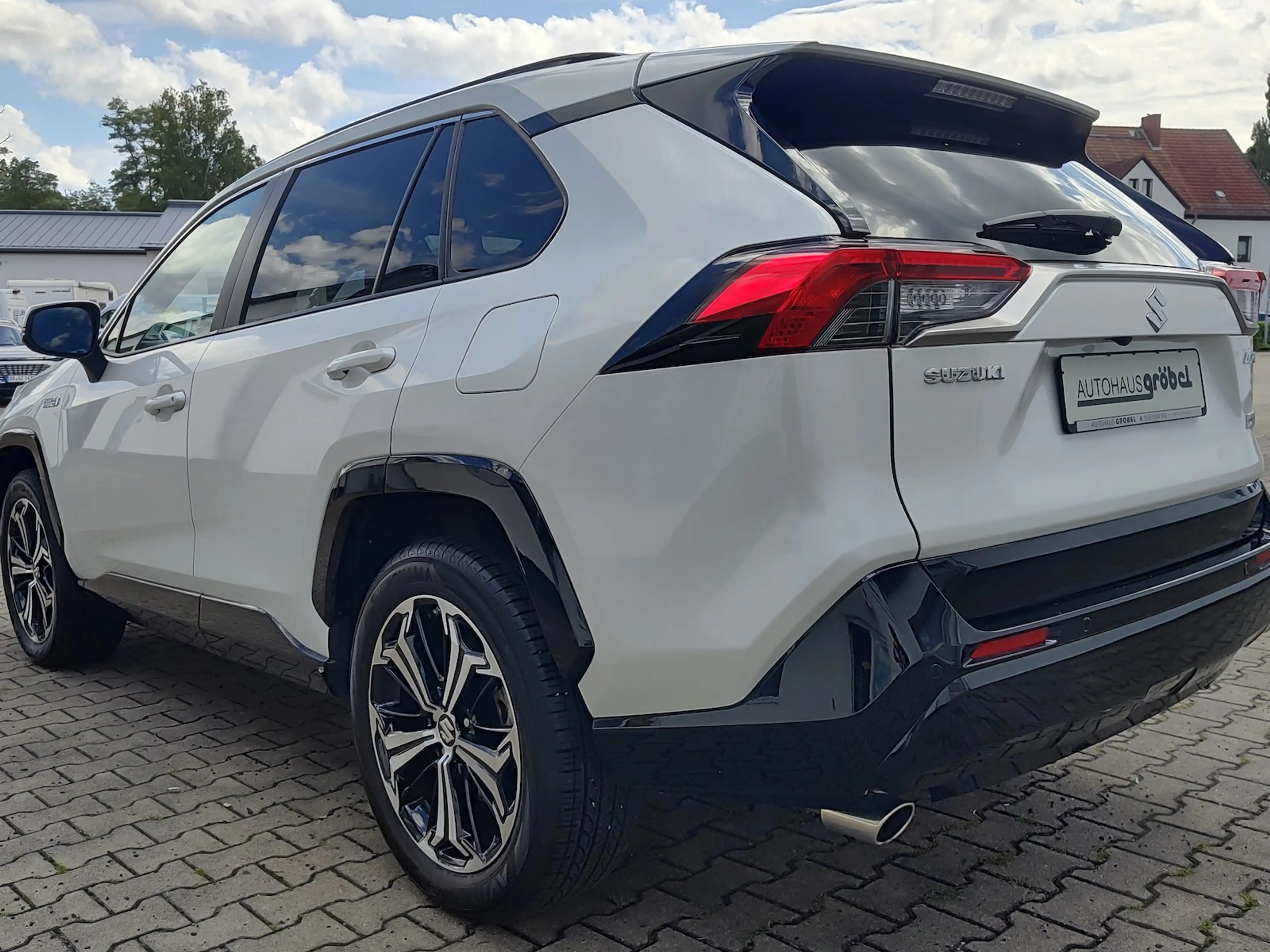 Suzuki Across Plug-In Hybrid Comf.+ CVT Automatik 4x4 — photo 10