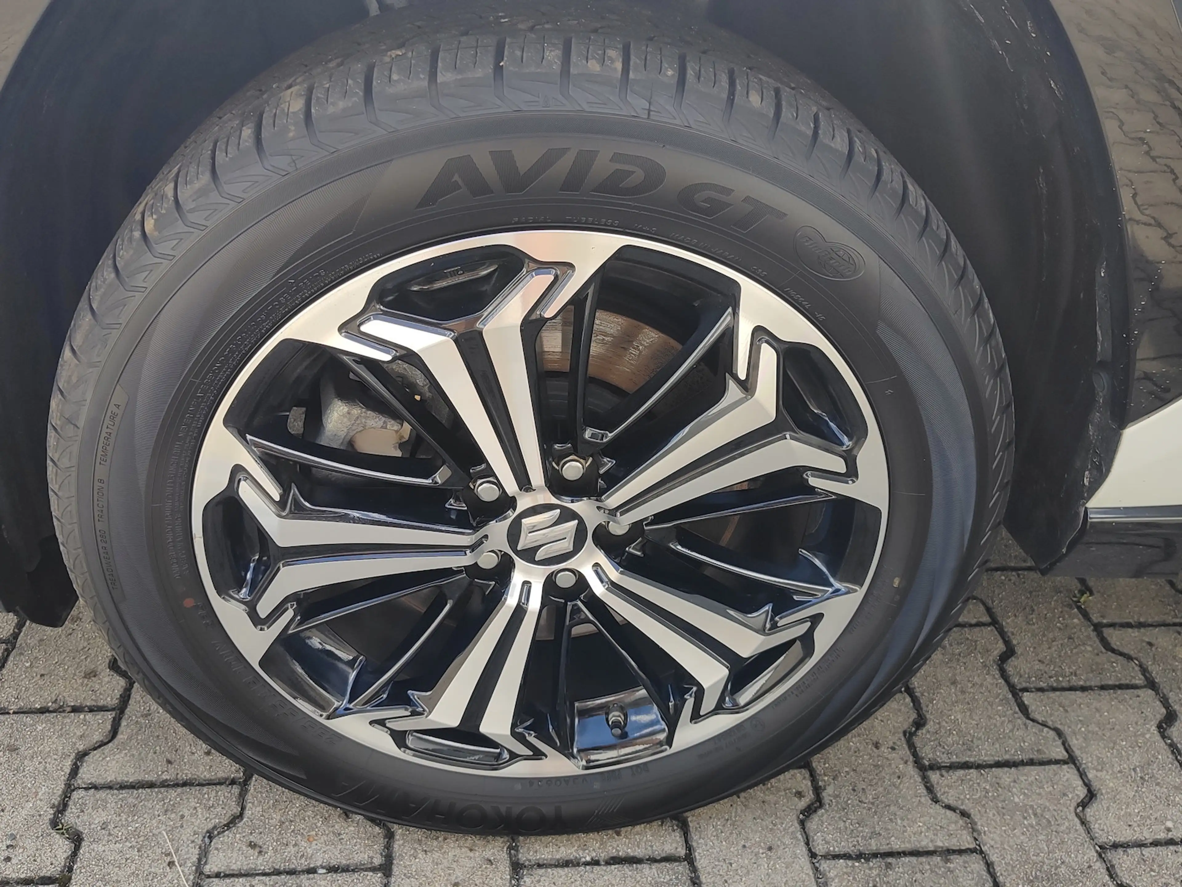 Suzuki Across Plug-In Hybrid Comf.+ CVT Automatik 4x4 — photo 3