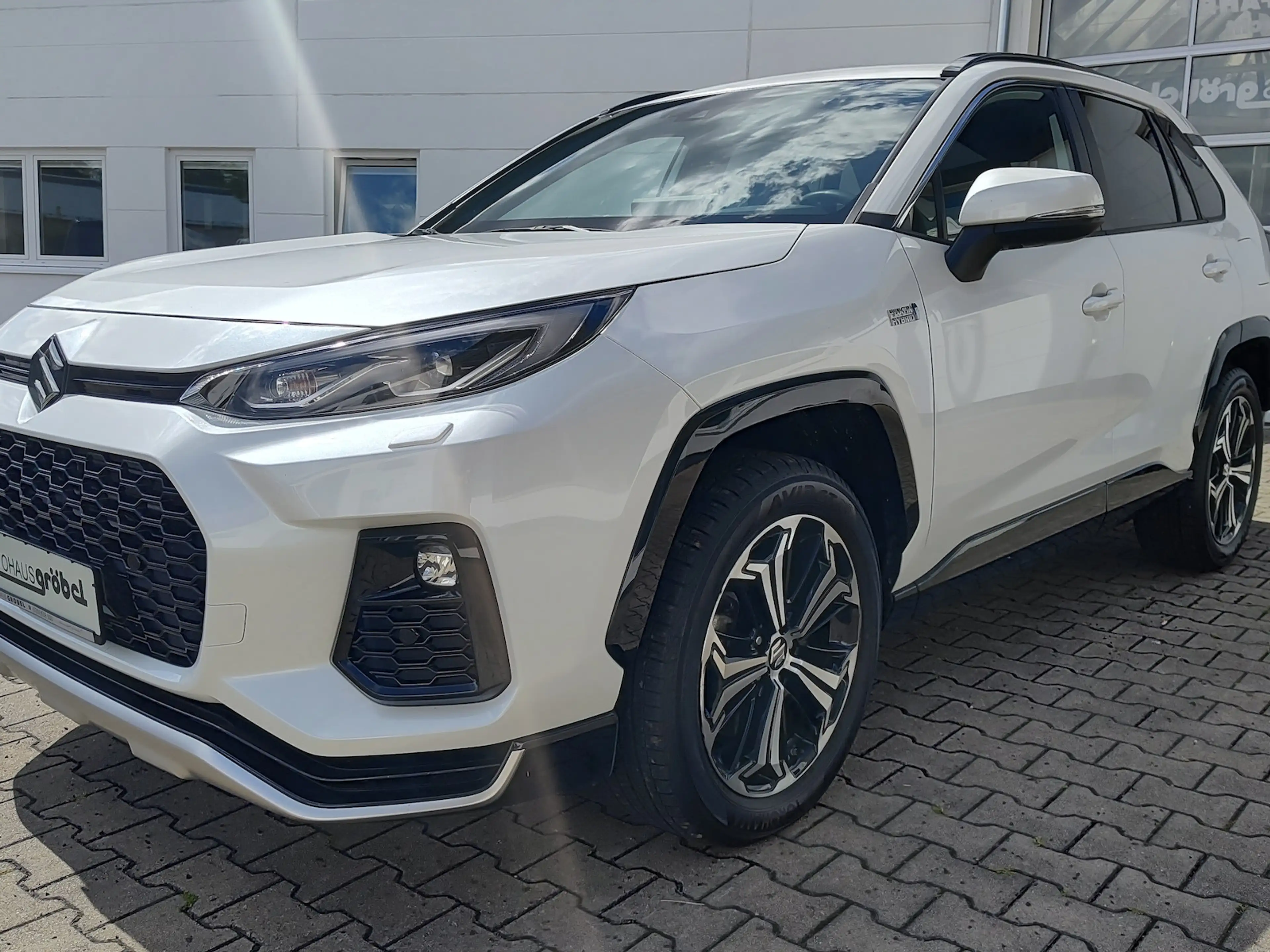 Suzuki Across Plug-In Hybrid Comf.+ CVT Automatik 4x4 — photo 2