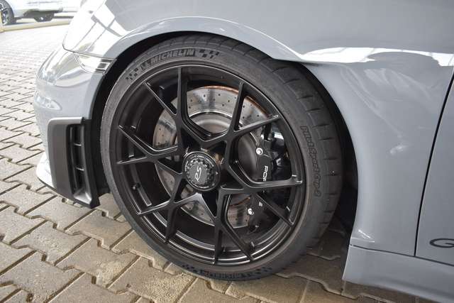 Porsche 718 Cayman GT4 RS Weissach-Paket Lift 90L