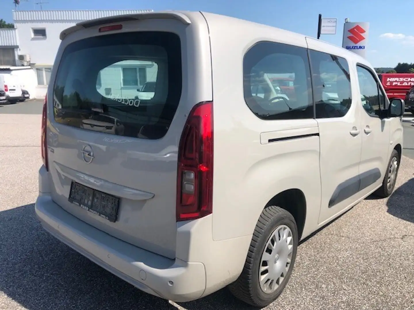 Opel Combo Life 1,2 Dir. Inj. Turbo XL Edition Start/Stop S. Aut. Grau - 2