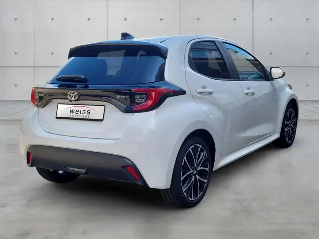 Toyota Yaris view 2