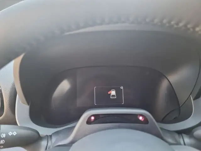 Toyota Yaris view 13