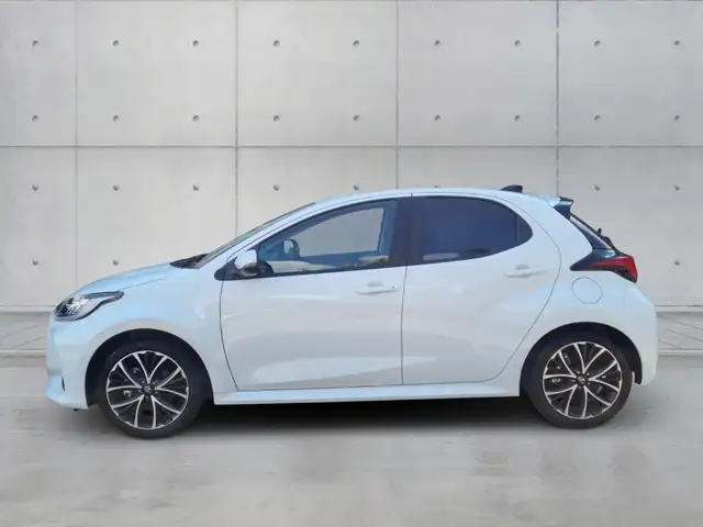 Toyota Yaris view 3
