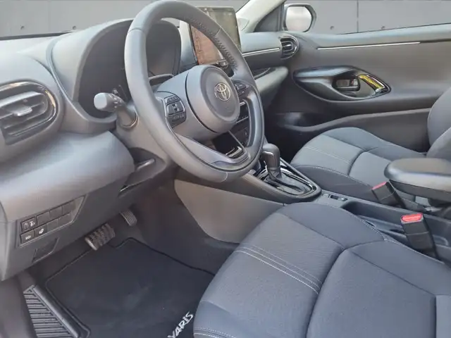 Toyota Yaris view 8