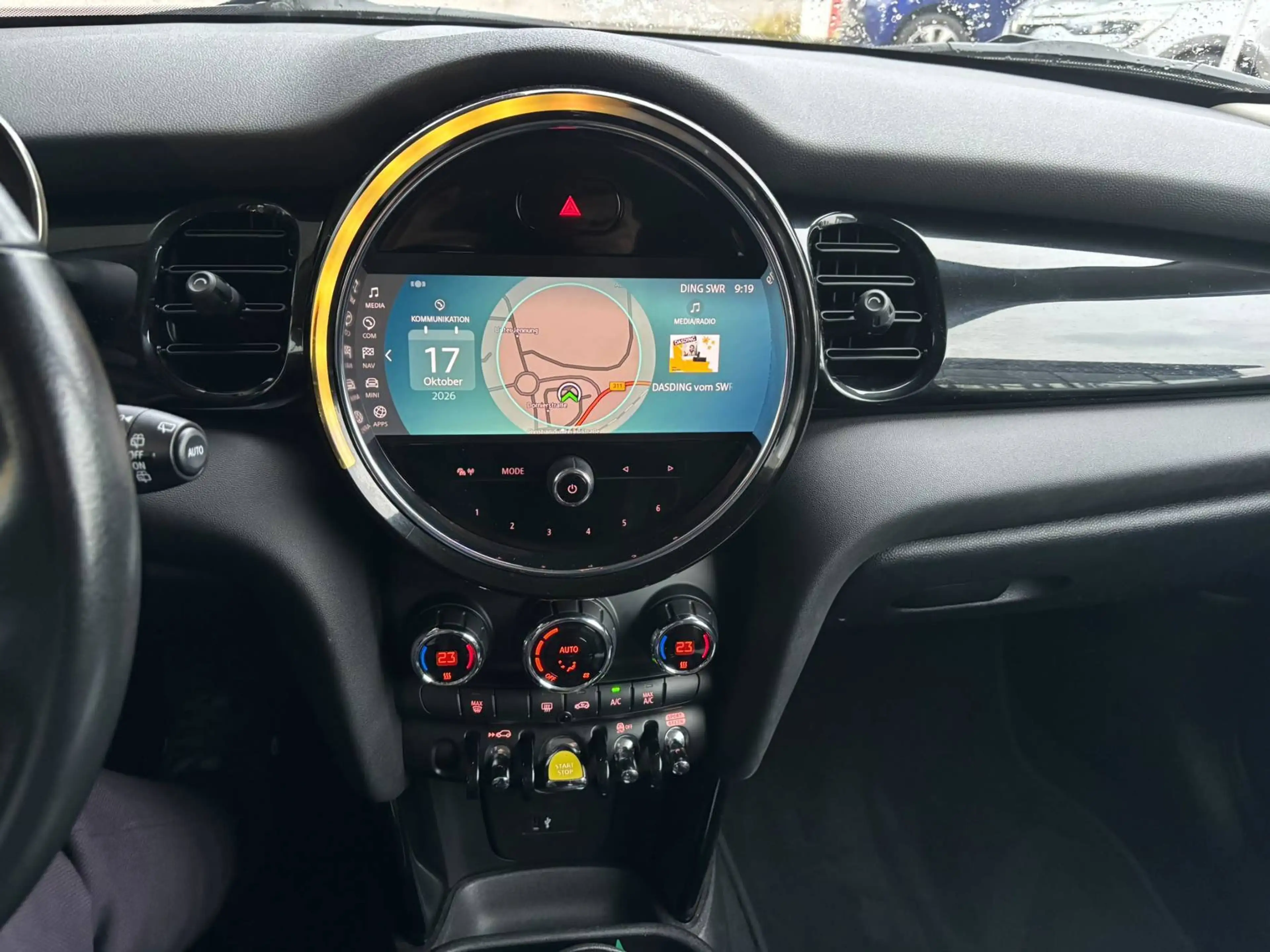 MINI Cooper SD SE Essential Trim — photo 12