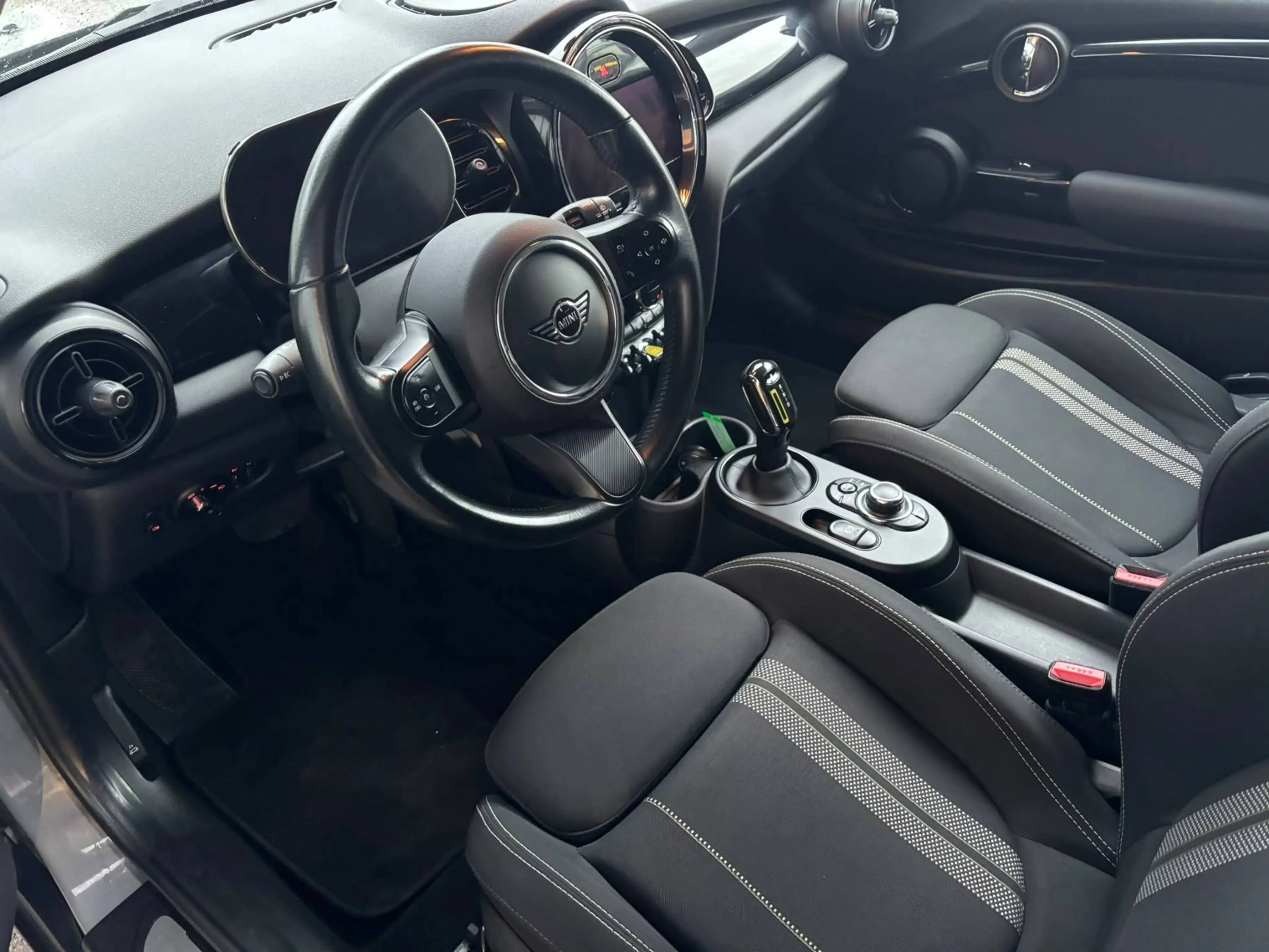 MINI Cooper SD SE Essential Trim — photo 8