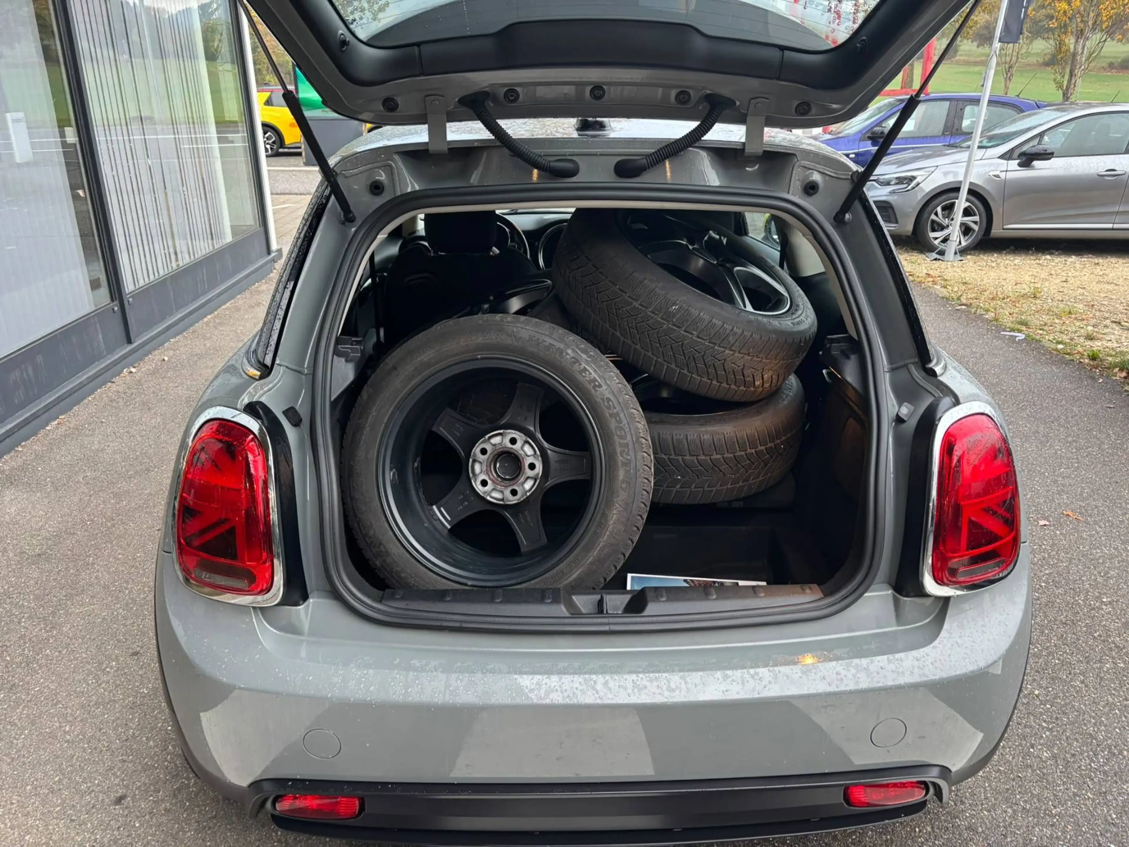 MINI Cooper SD SE Essential Trim — photo 7