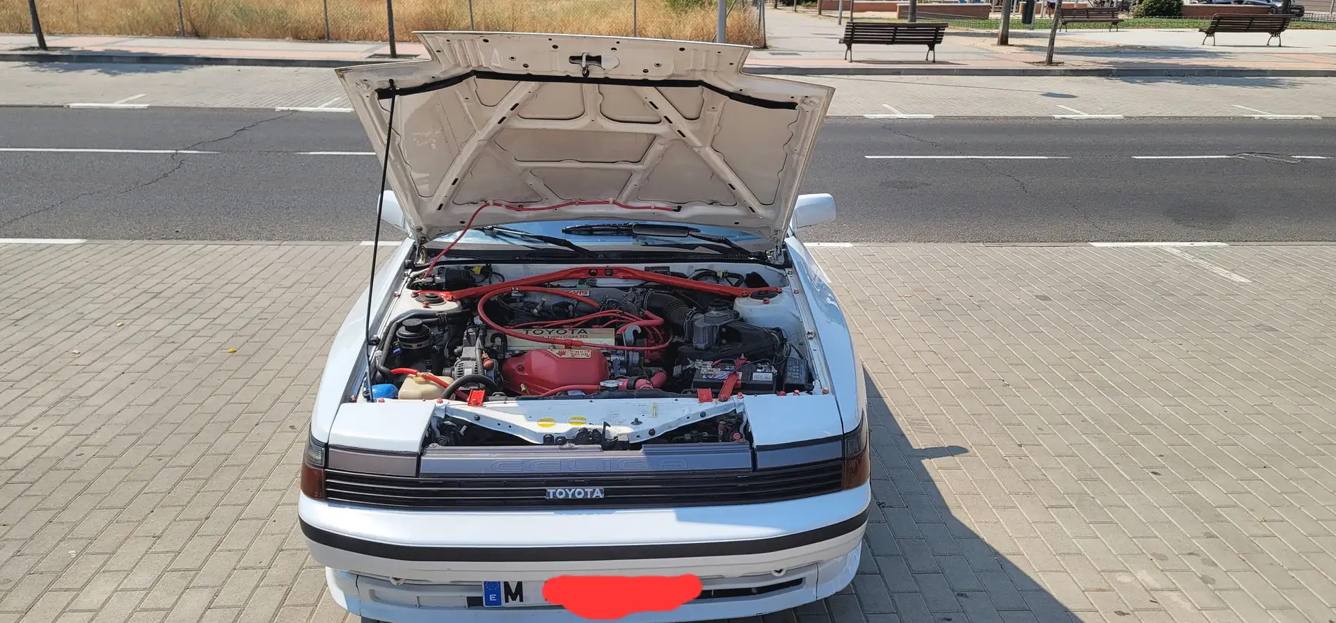 Toyota Celica 2.0 GTI Білий - 1