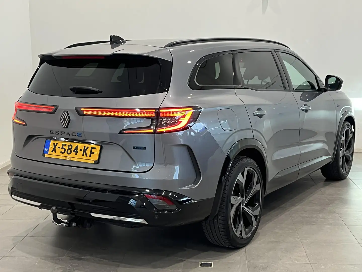 Renault Espace 1.2 E-Tech Full Hybrid 200 Esprit Alpine 7p. | 360 Gris - 2