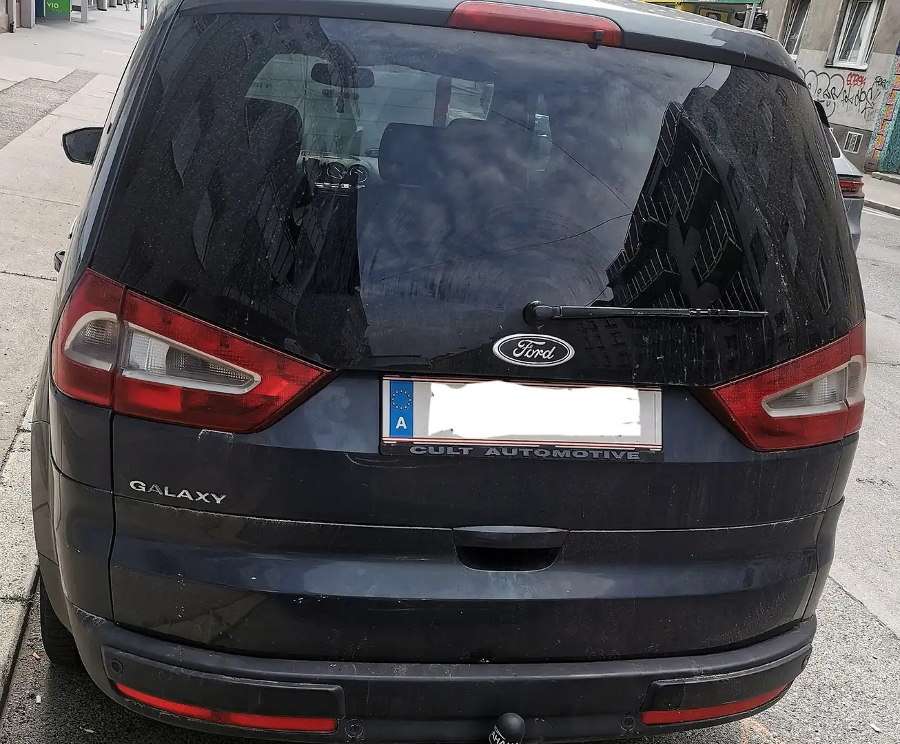Ford Galaxy 2.2 TDCi DPF Titanium Grau - 2