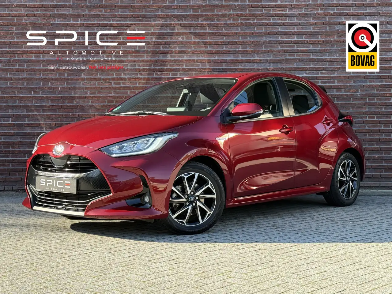 Toyota Yaris 1.5 Hybrid Dynamic Eerste eigenaar NL Auto NAP — photo 1 of 23
