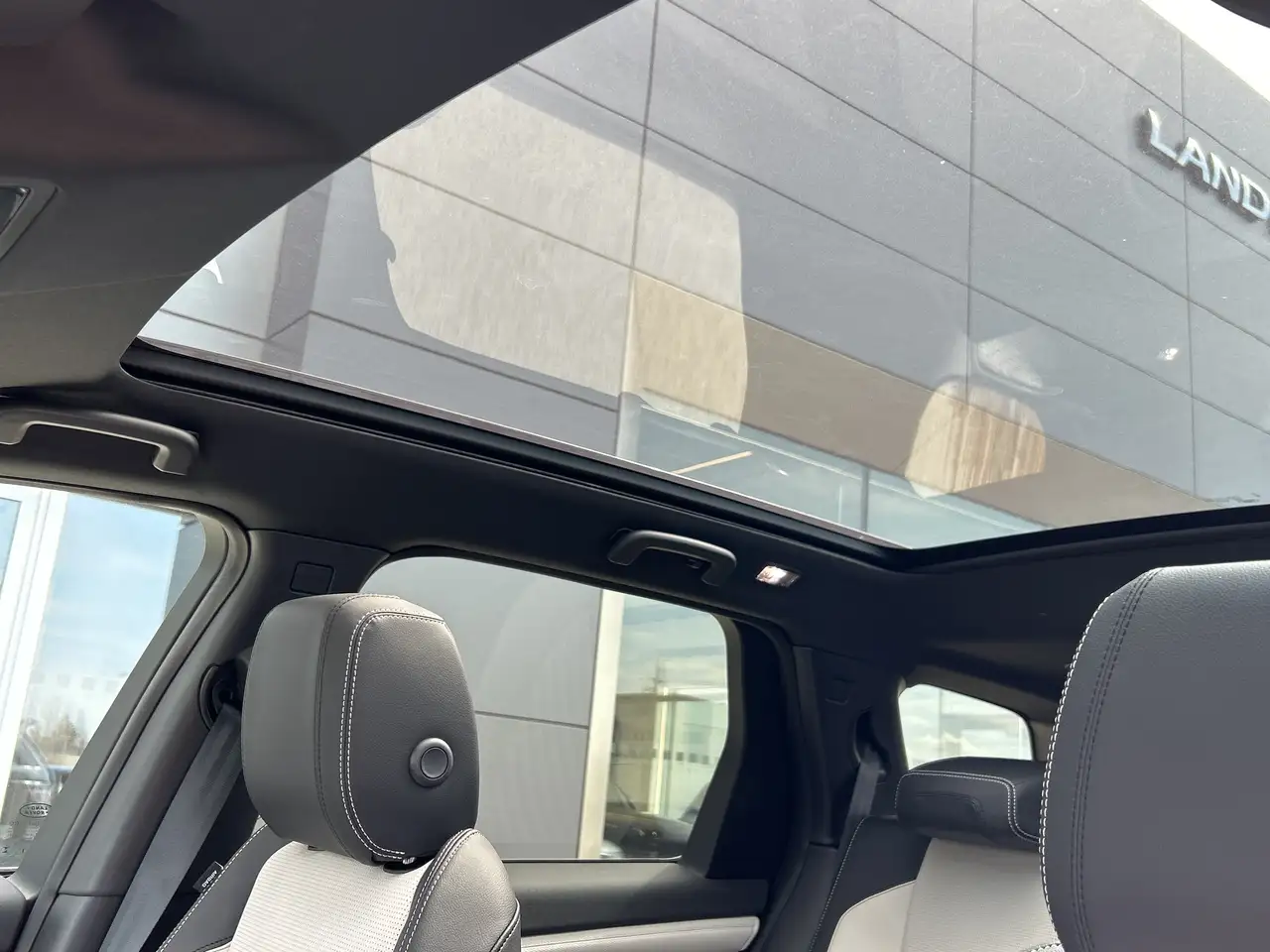 Land Rover Discovery Sport снимка Land Rover Discovery Sport